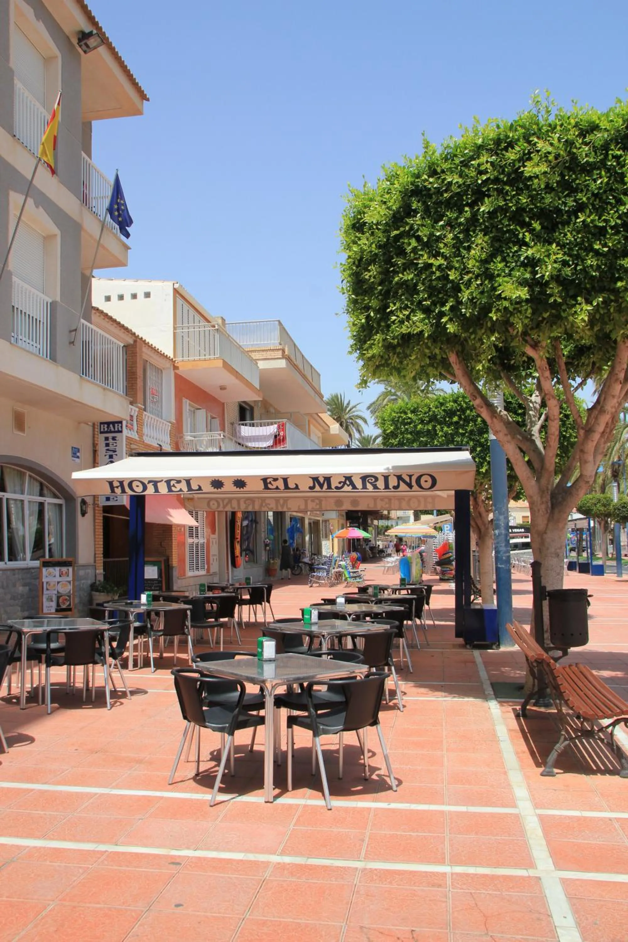 Restaurant/places to eat in Hotel El Marino