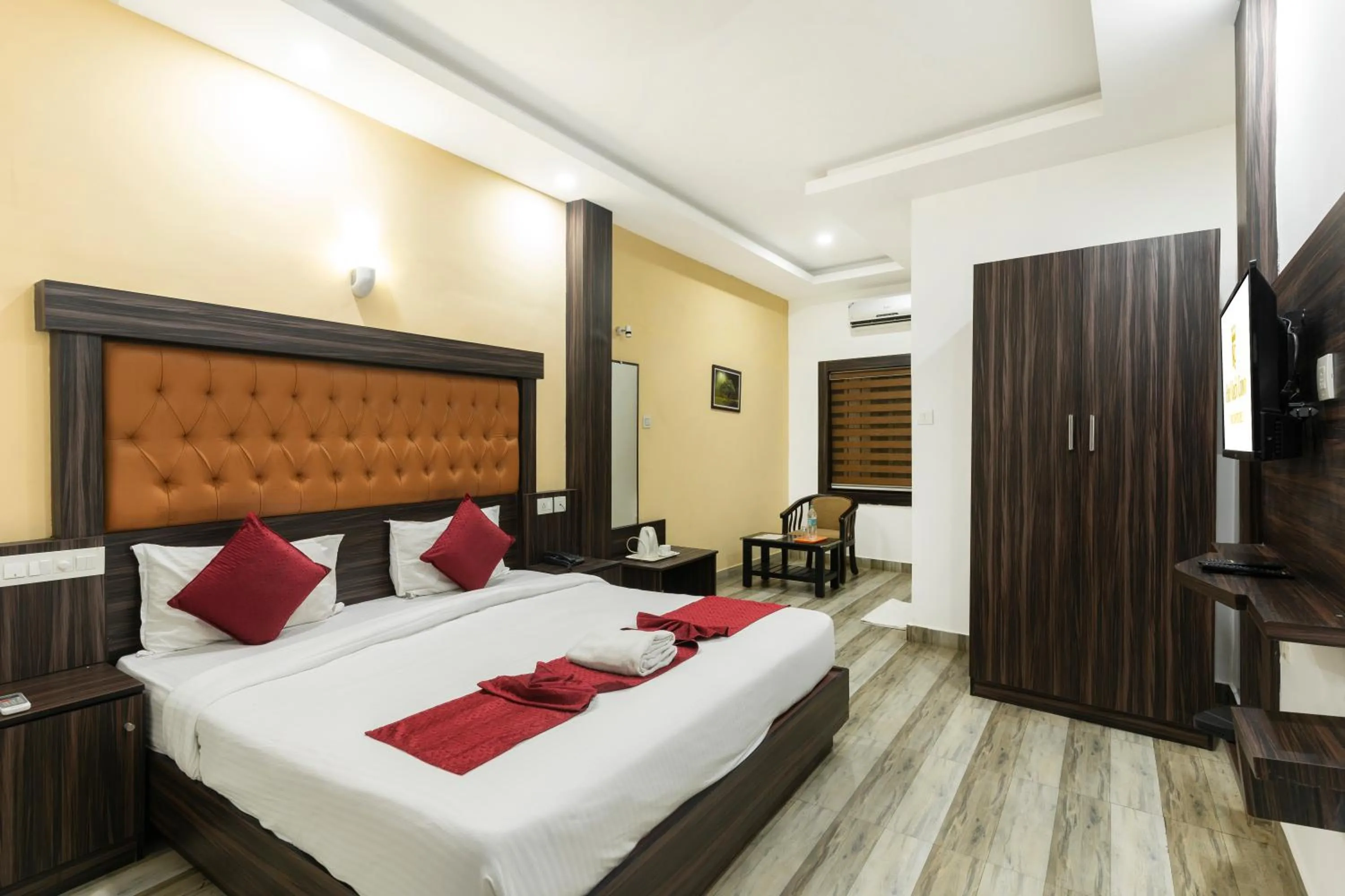 Hotel Kochi Crown