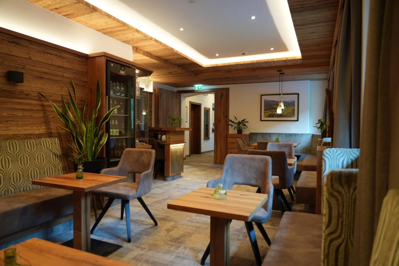 Communal lounge/ TV room in Aparthotel Iris