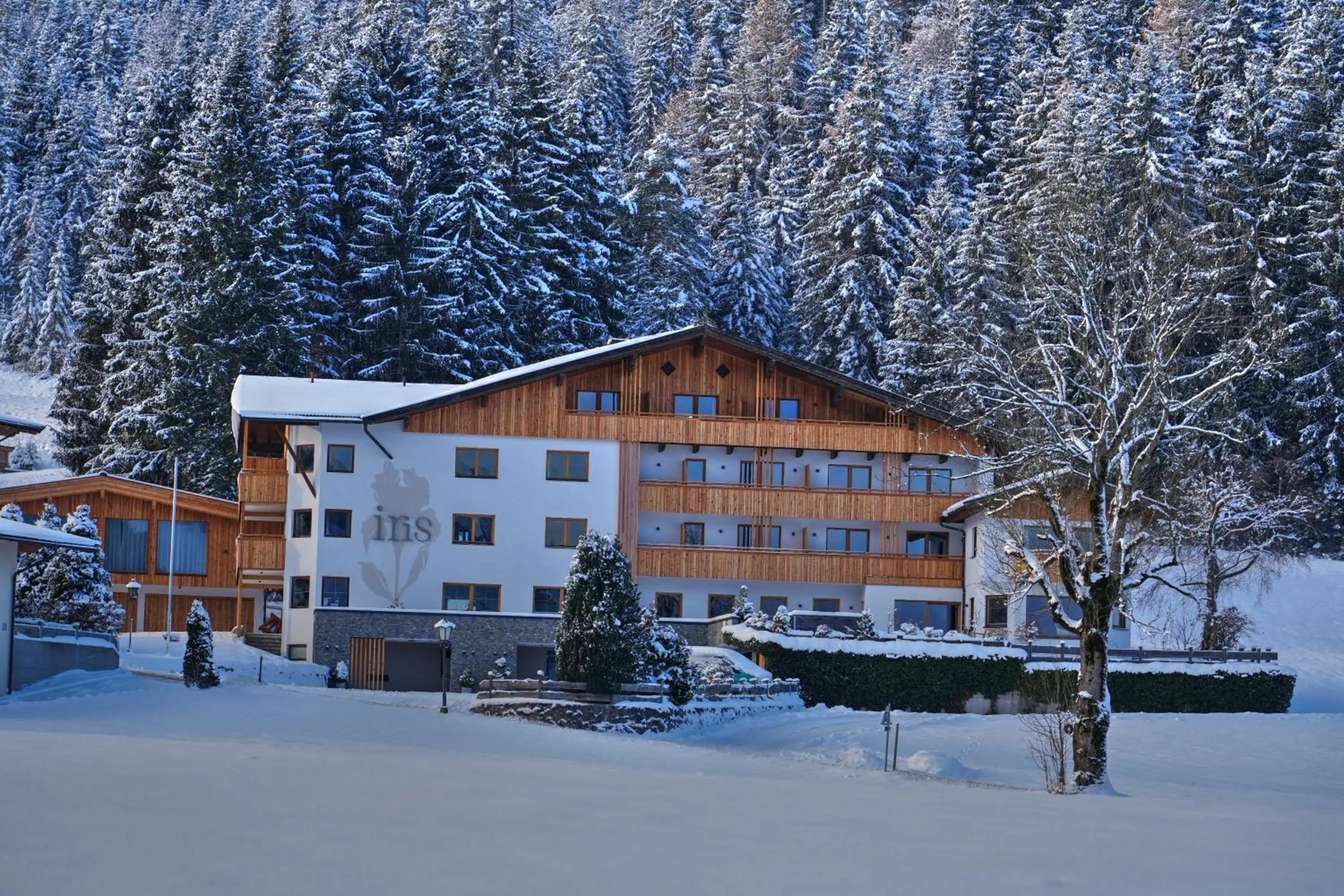 Property building in Aparthotel Iris