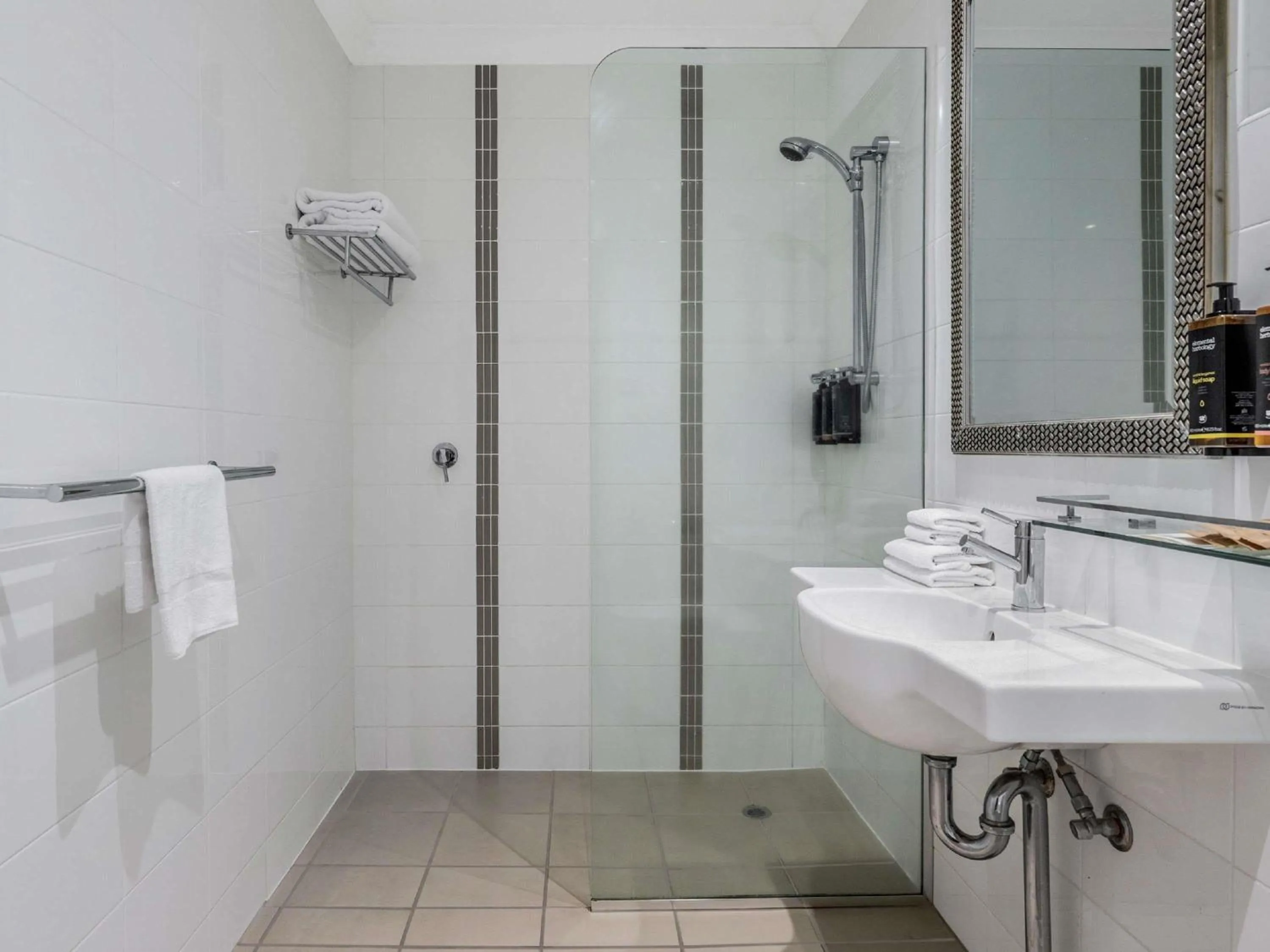 Bedroom in Mercure Townsville