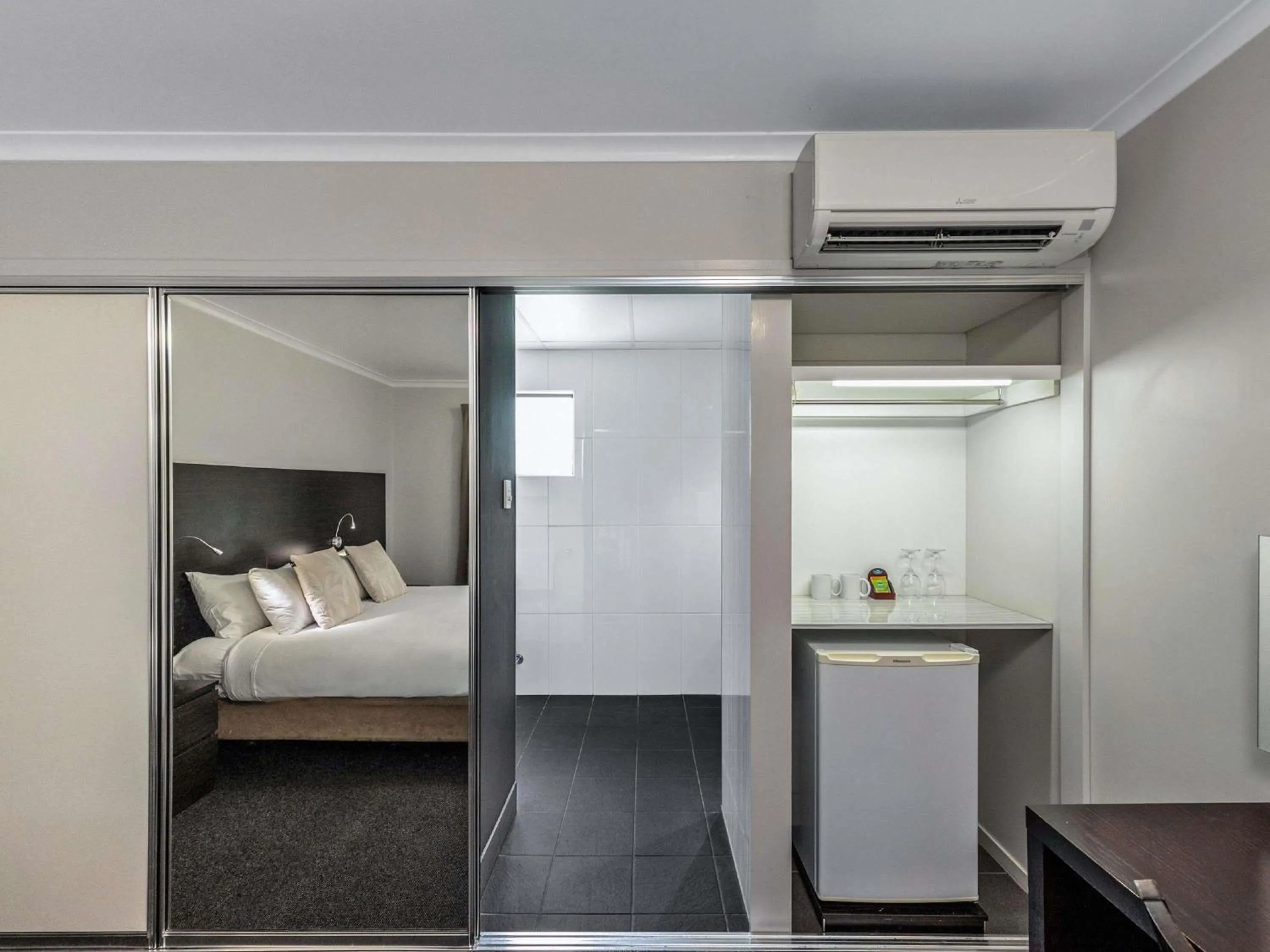 Bedroom, Bed in Mercure Townsville