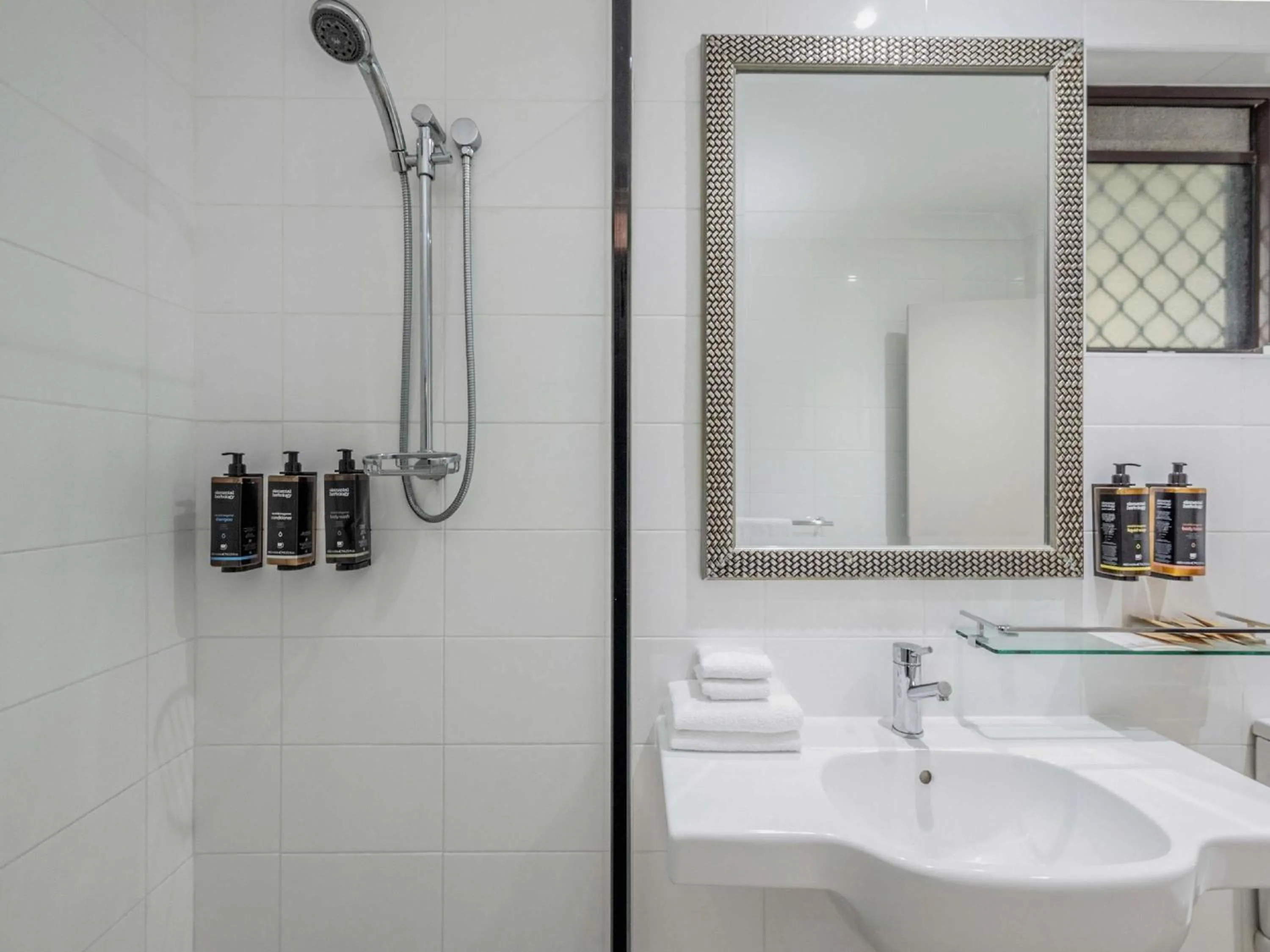 Bedroom in Mercure Townsville