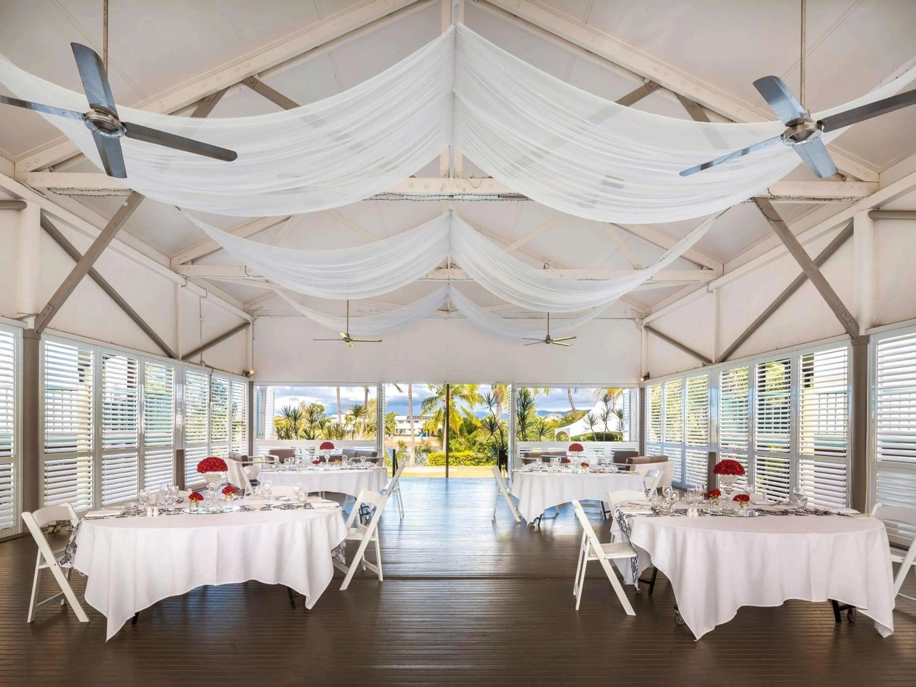 wedding in Mercure Townsville