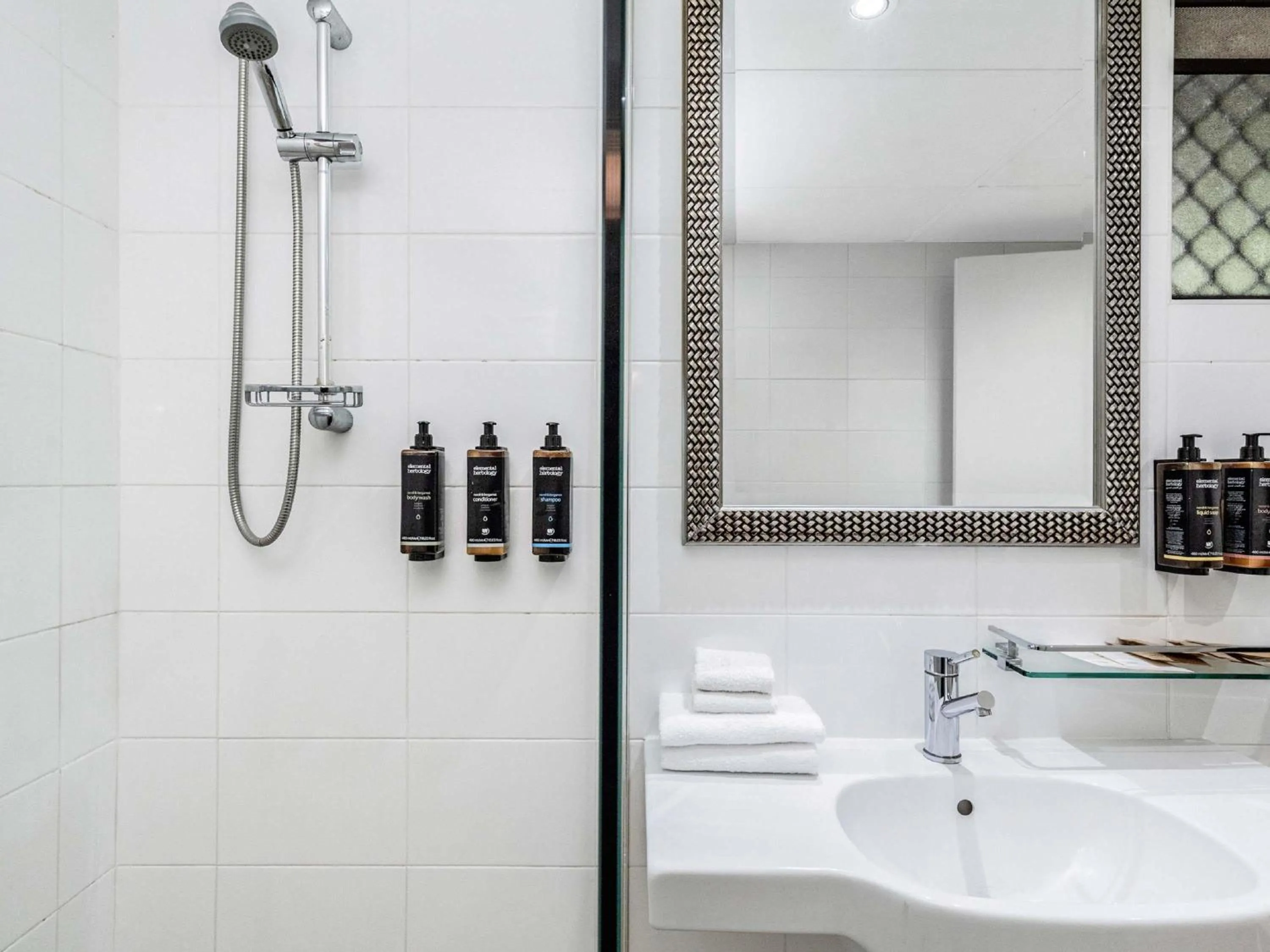 Bedroom in Mercure Townsville