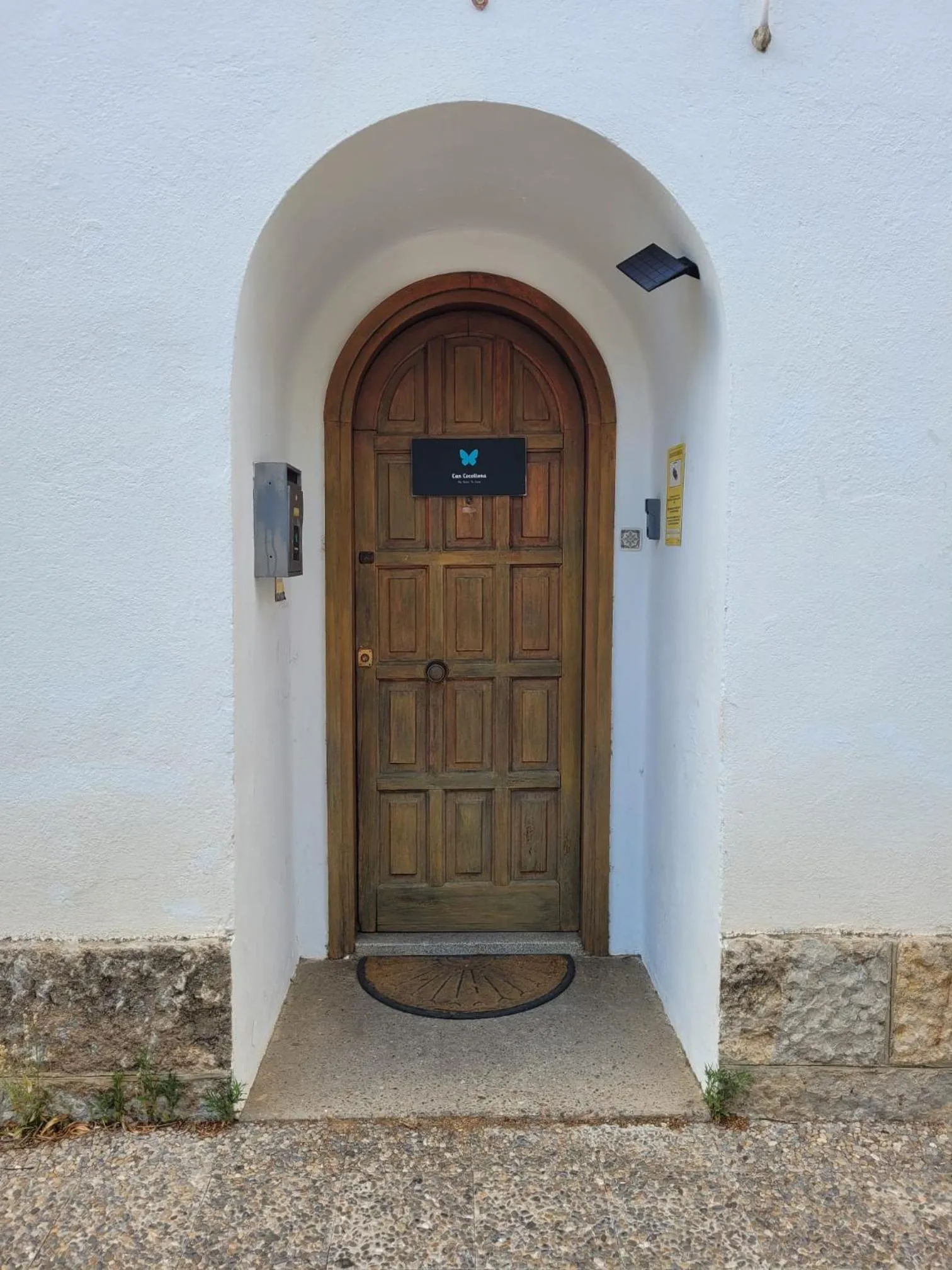 Facade/entrance in Can Cocollona