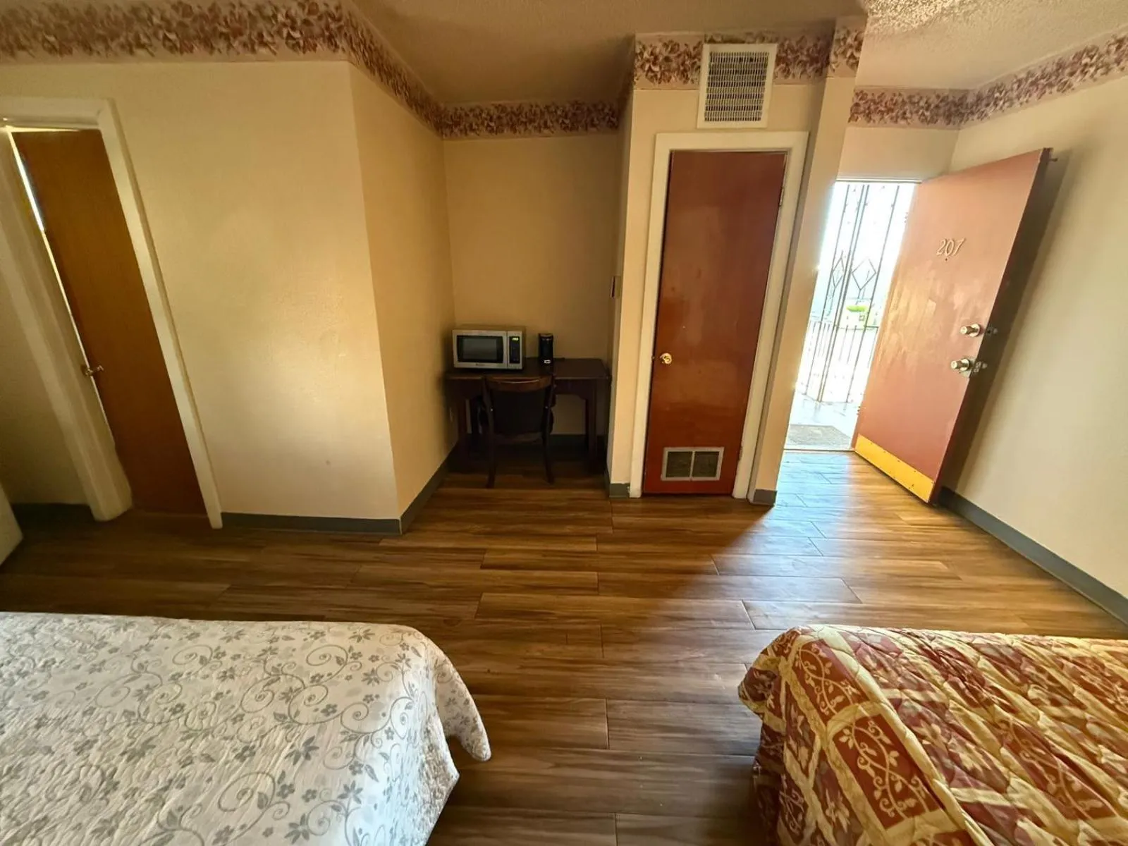 Bedroom, Bed in Springs Inn by Capital O I 25