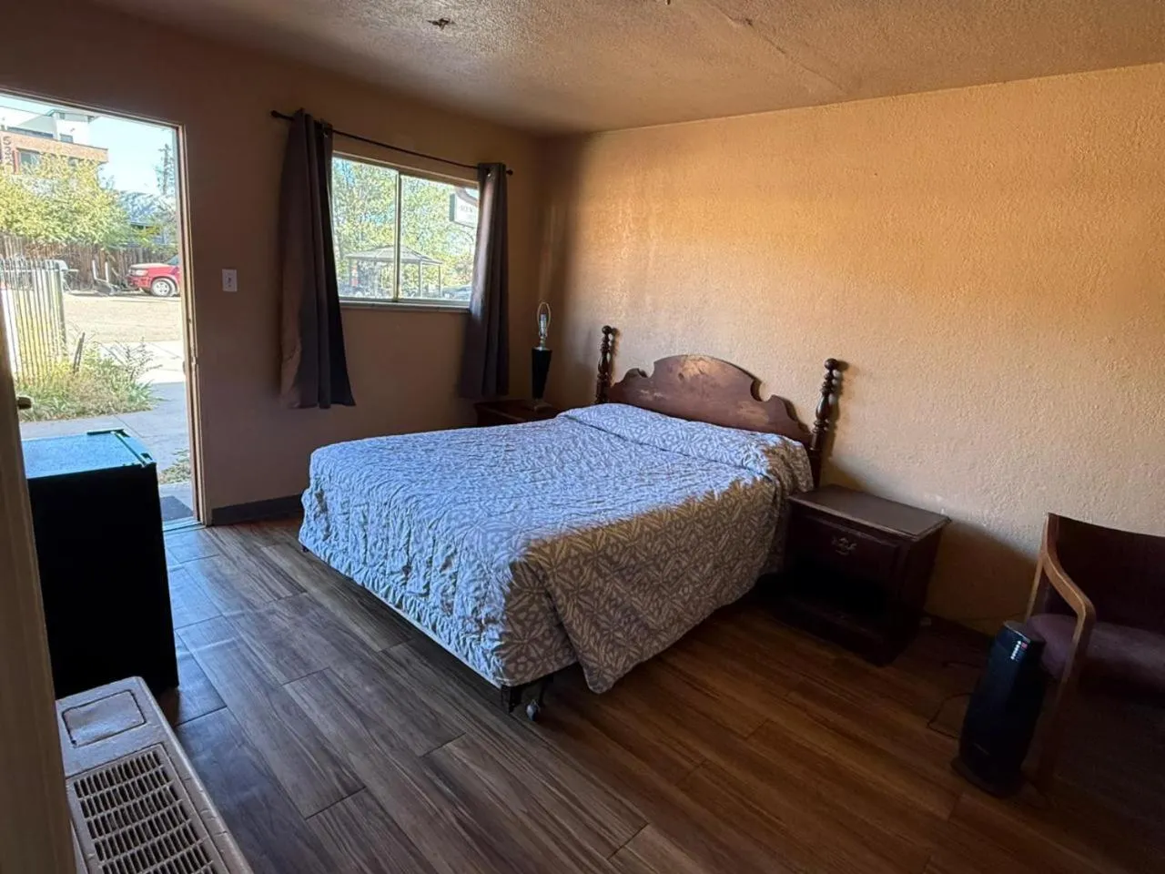 Bedroom, Bed in Springs Inn by Capital O I 25