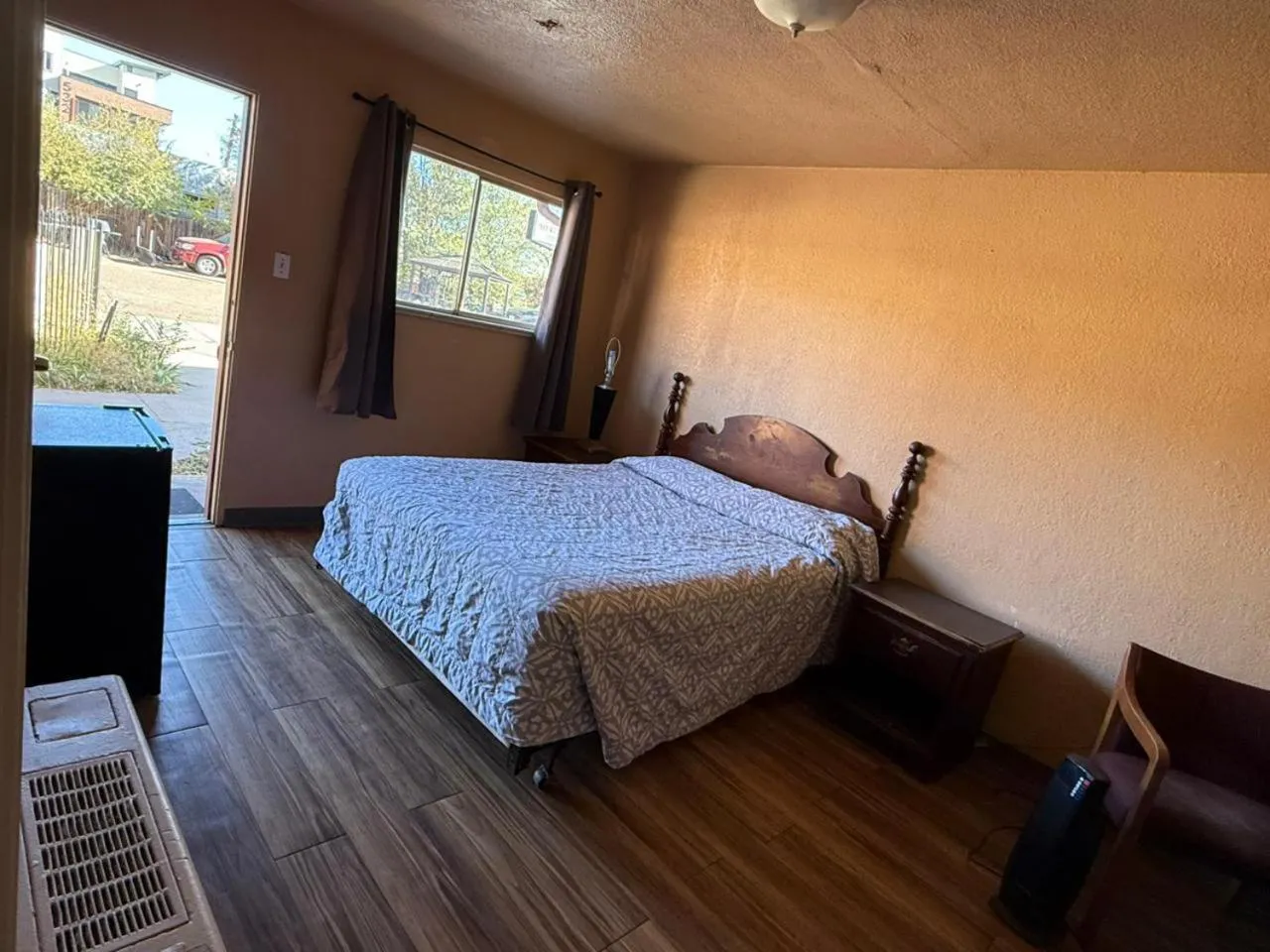 Bedroom, Bed in Springs Inn by Capital O I 25