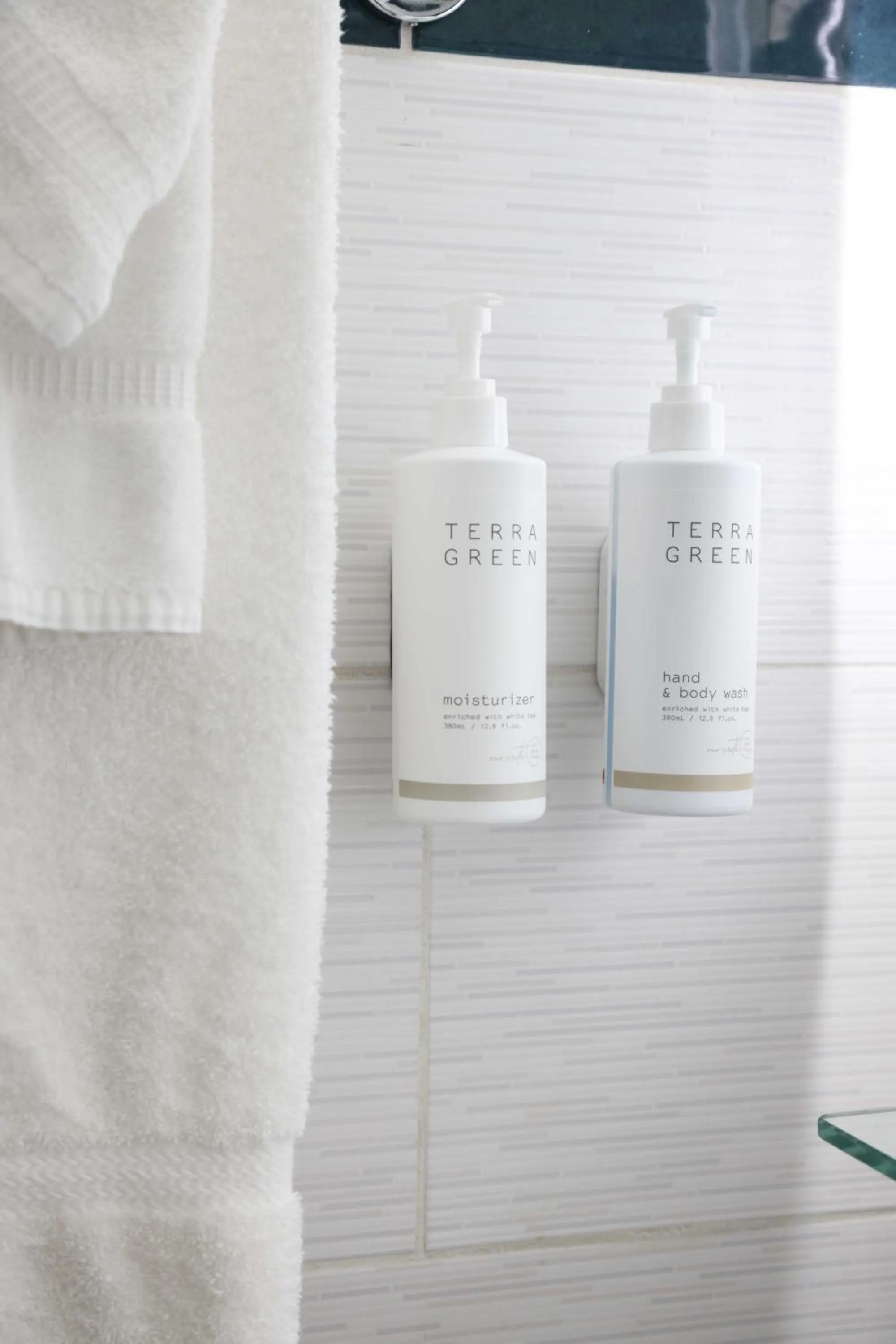 Bathroom in Hotel Carmel Santa Monica