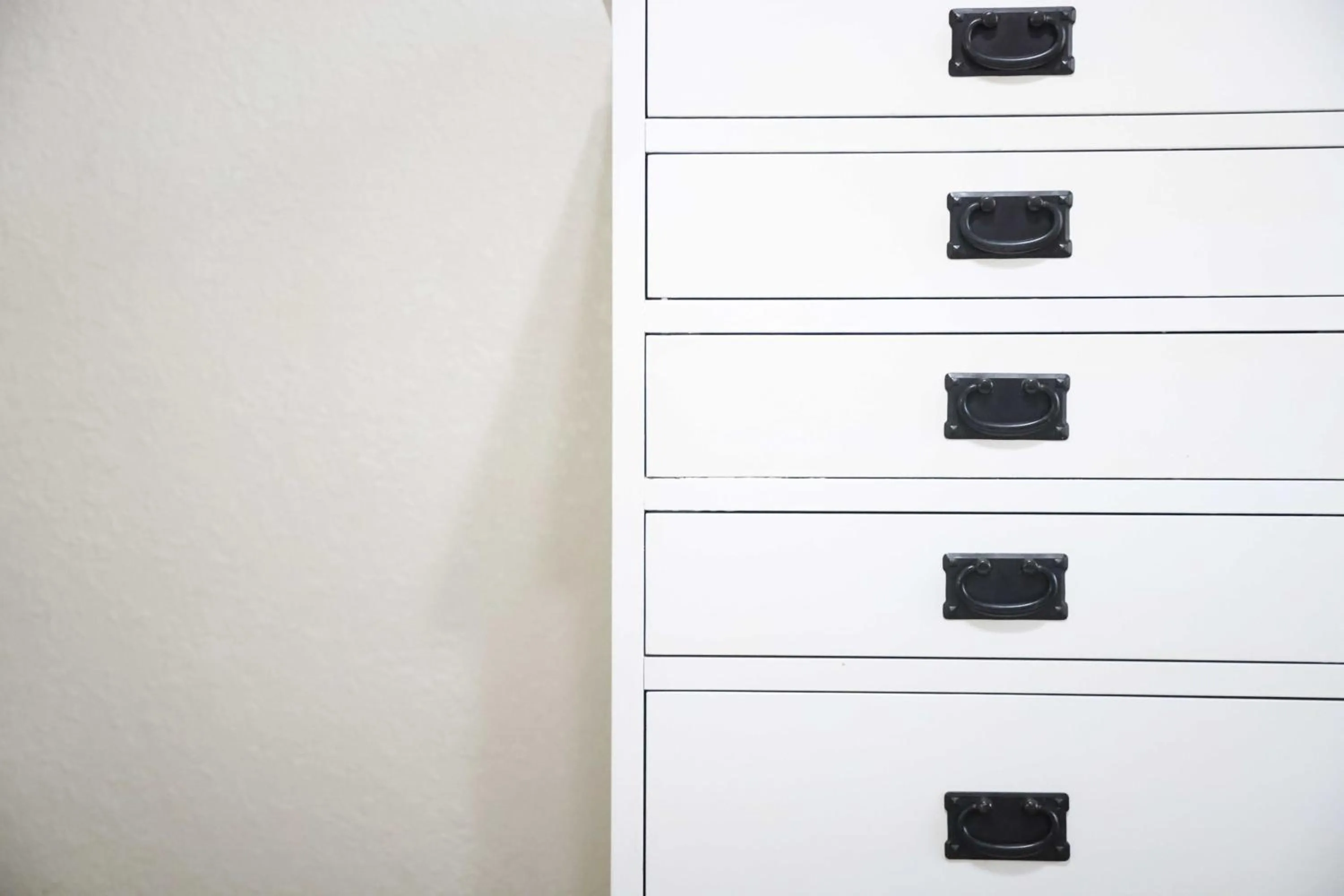 Decorative detail in Hotel Carmel Santa Monica