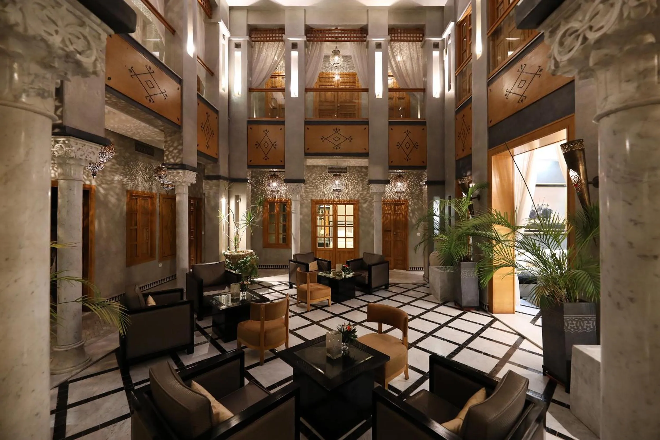 Lounge or bar in Riad L'Etoile D'Orient