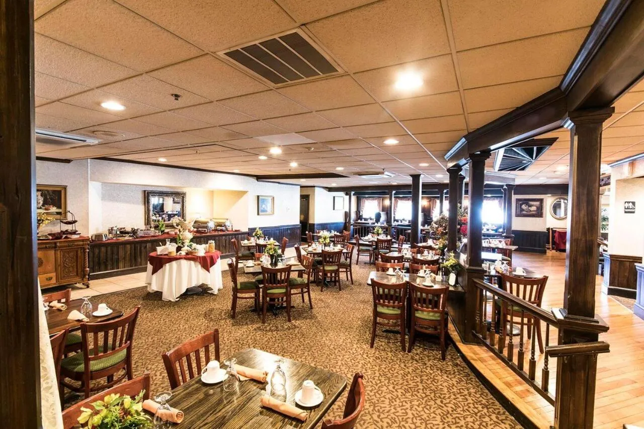 Restaurant/Places to Eat in The Inn at Reading Hotel & Conference Center