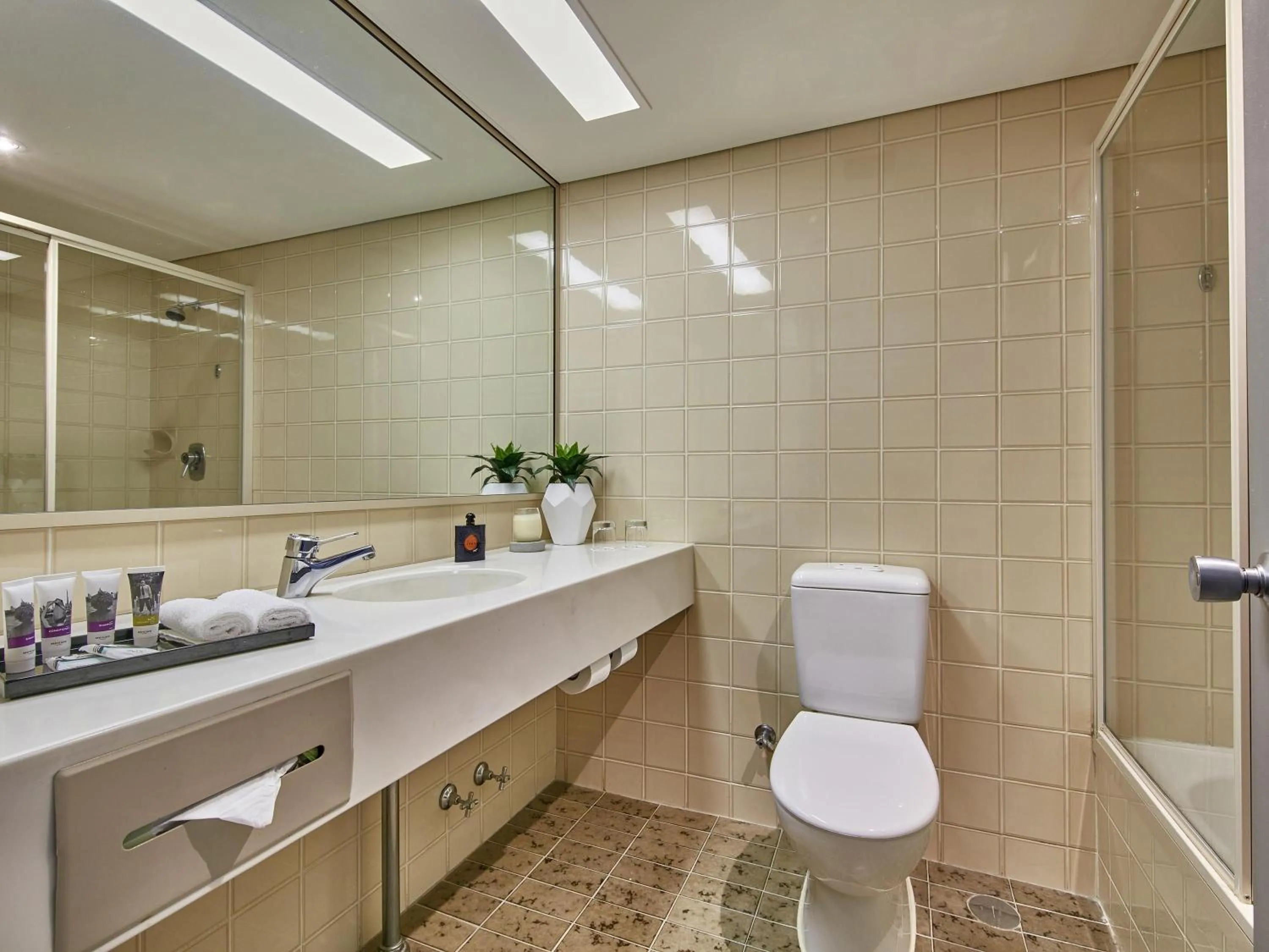 Bedroom in Mercure Perth