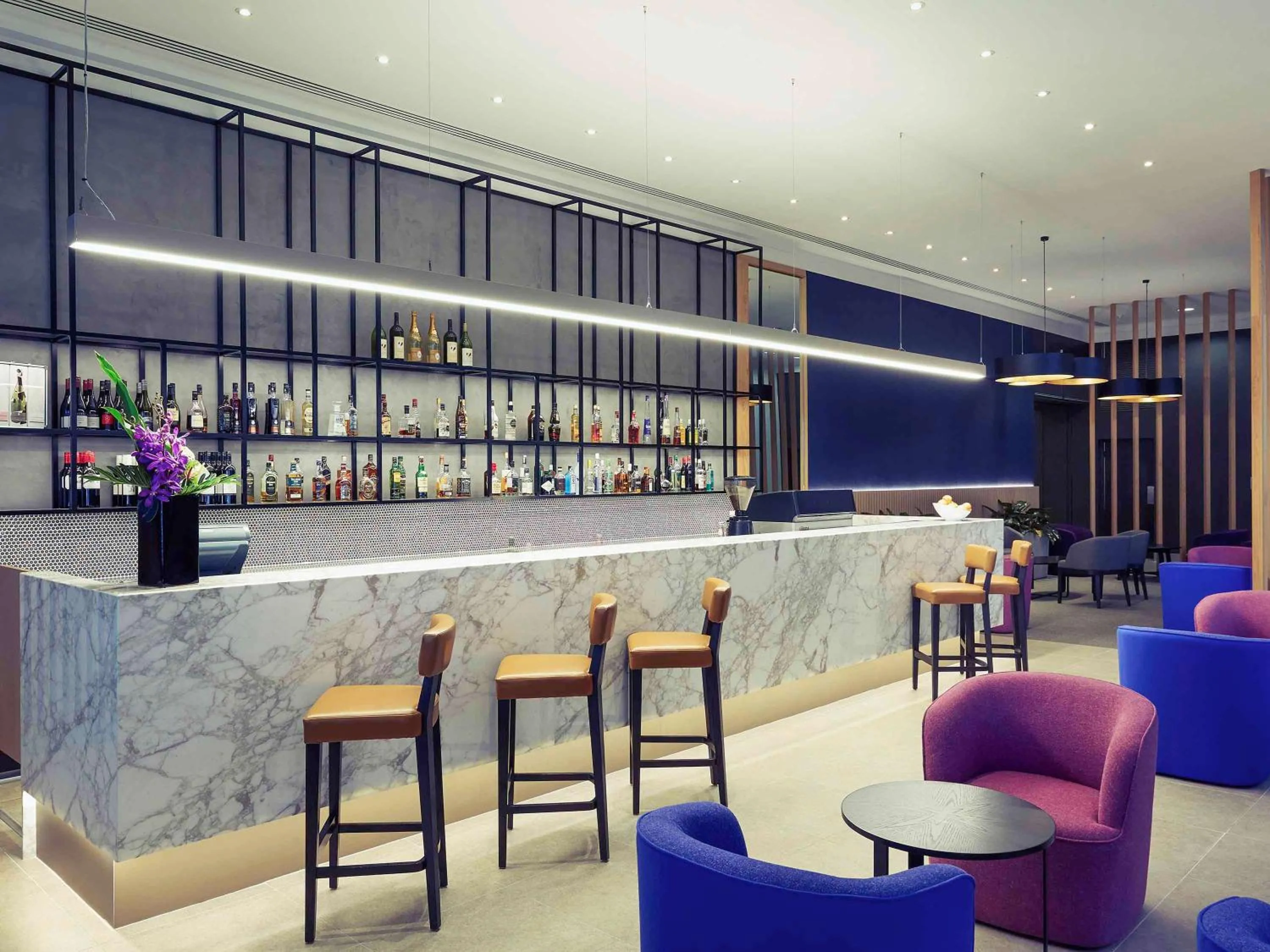 Lounge or bar in Mercure Perth