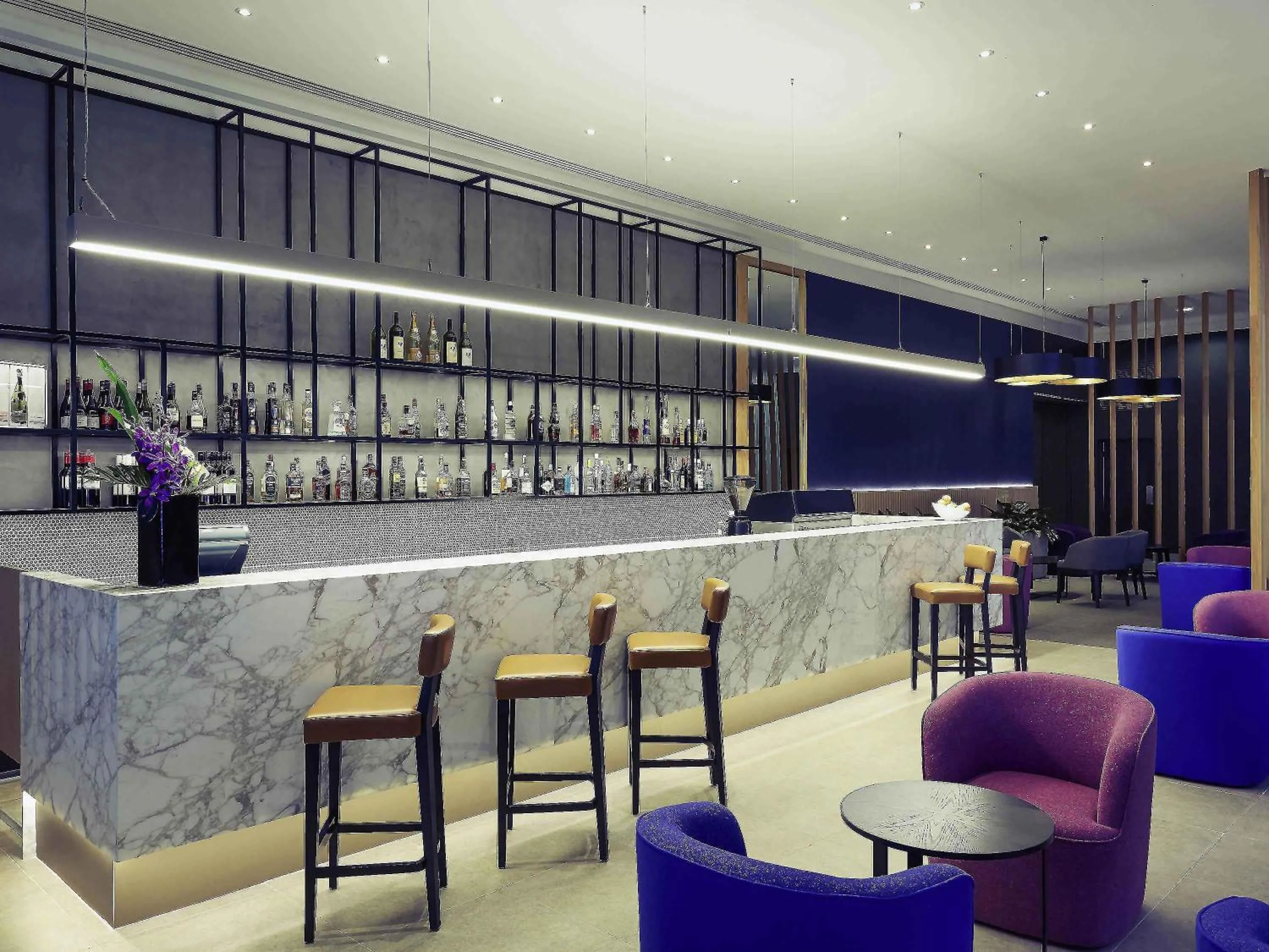 Lounge or bar in Mercure Perth