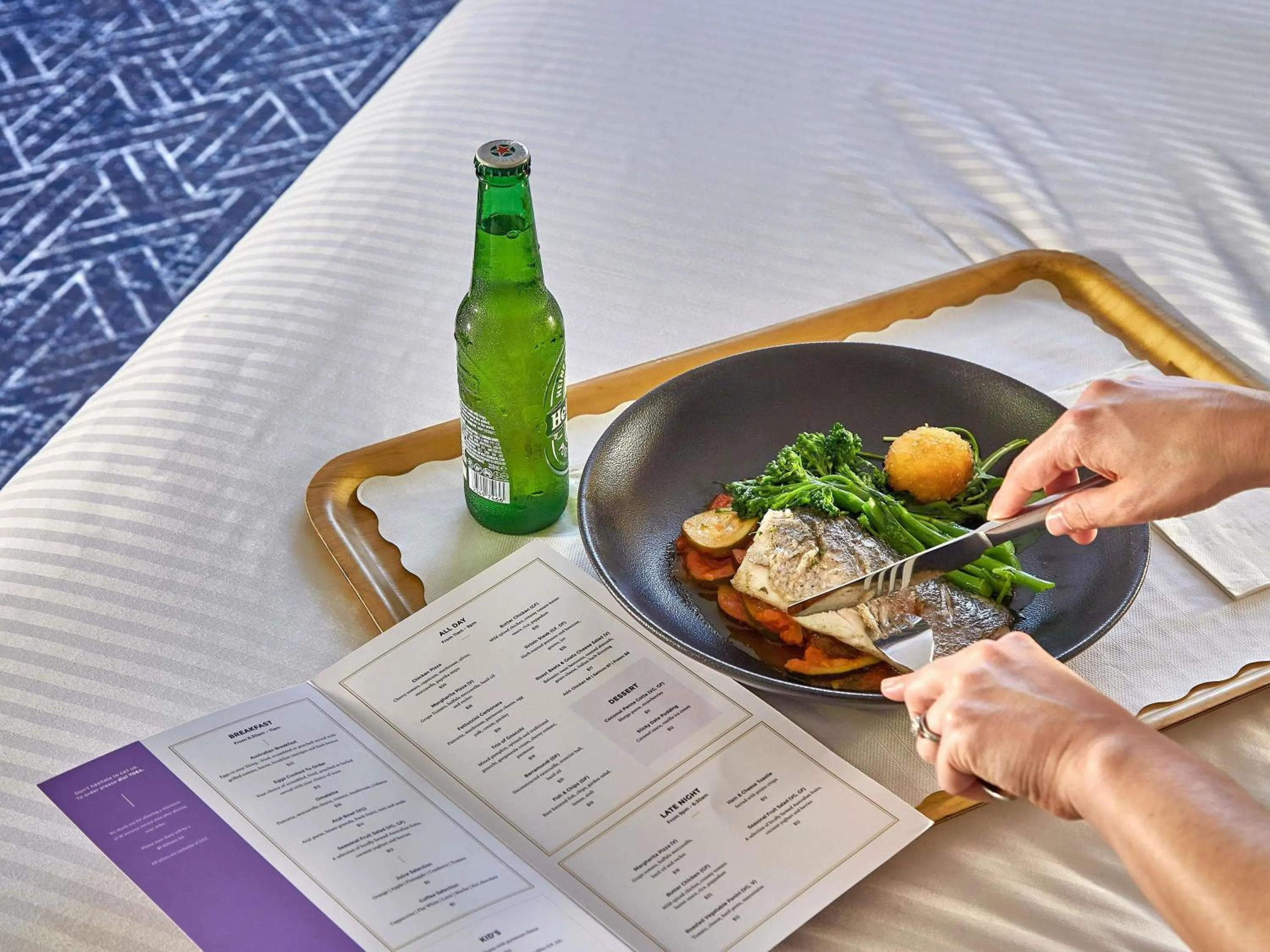 Bedroom in Mercure Perth