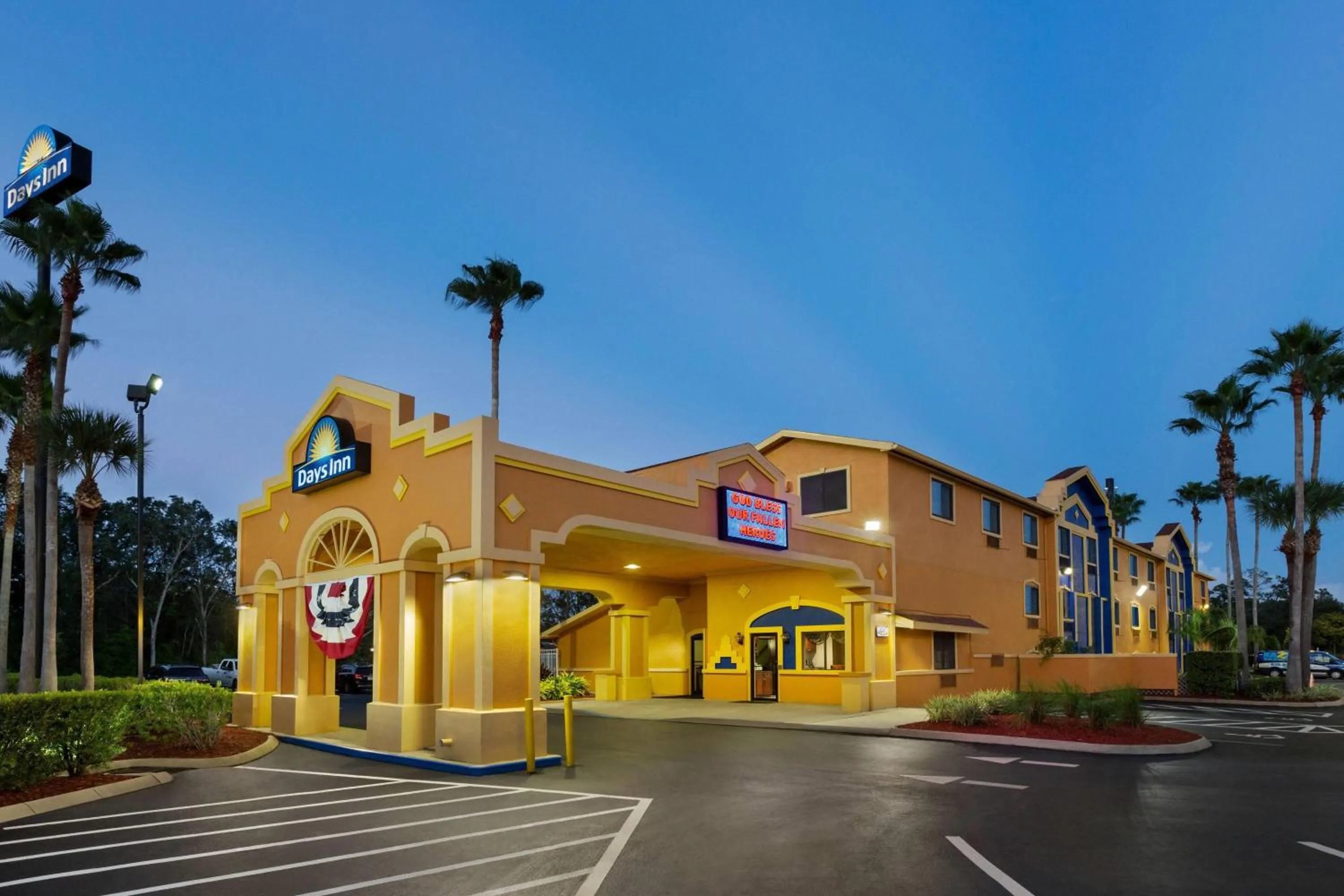 Property building in Days Inn by Wyndham Orange Park/Jacksonville