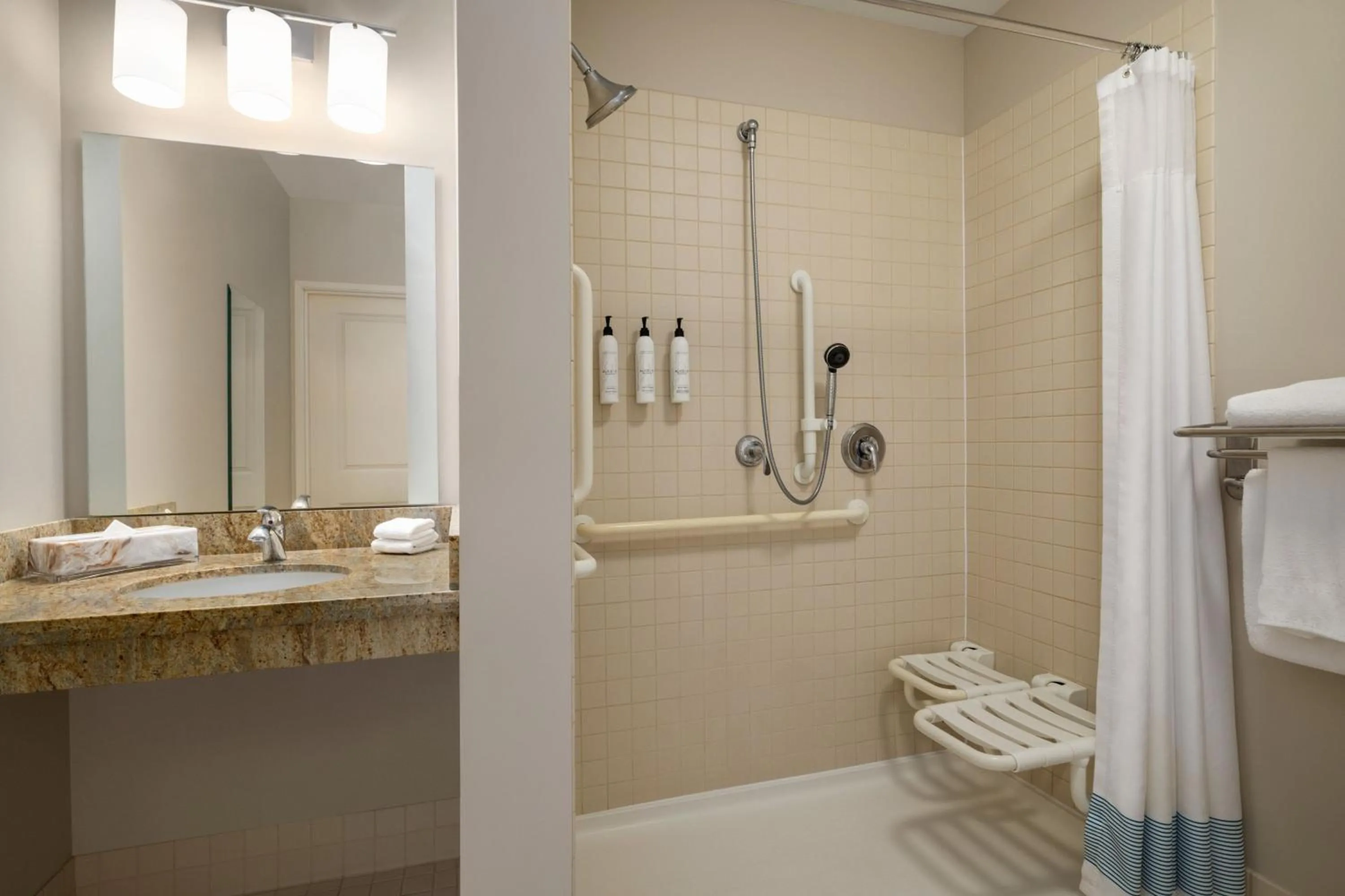 Bathroom in TownePlace Suites by Marriott Williamsport