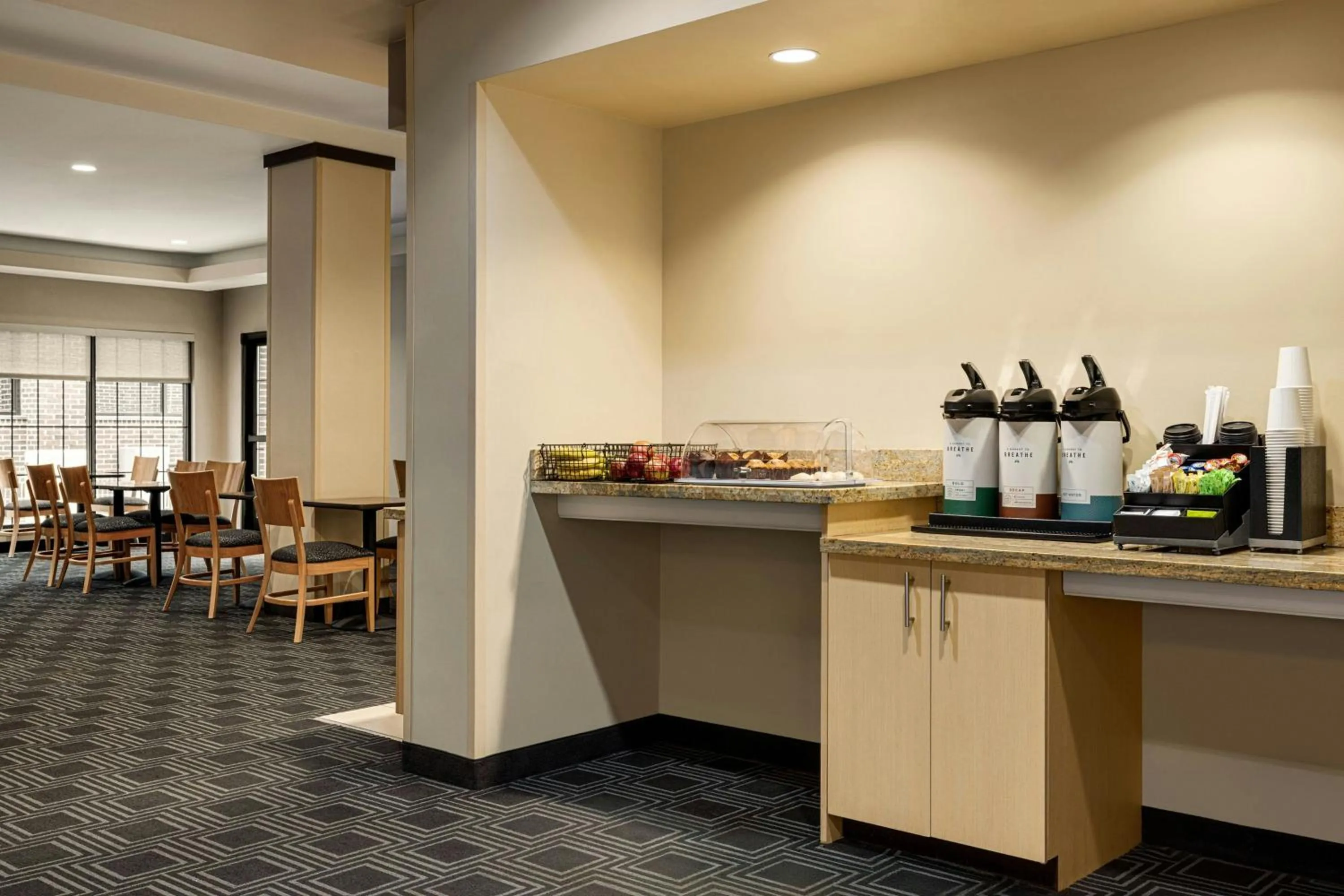 Breakfast in TownePlace Suites by Marriott Williamsport