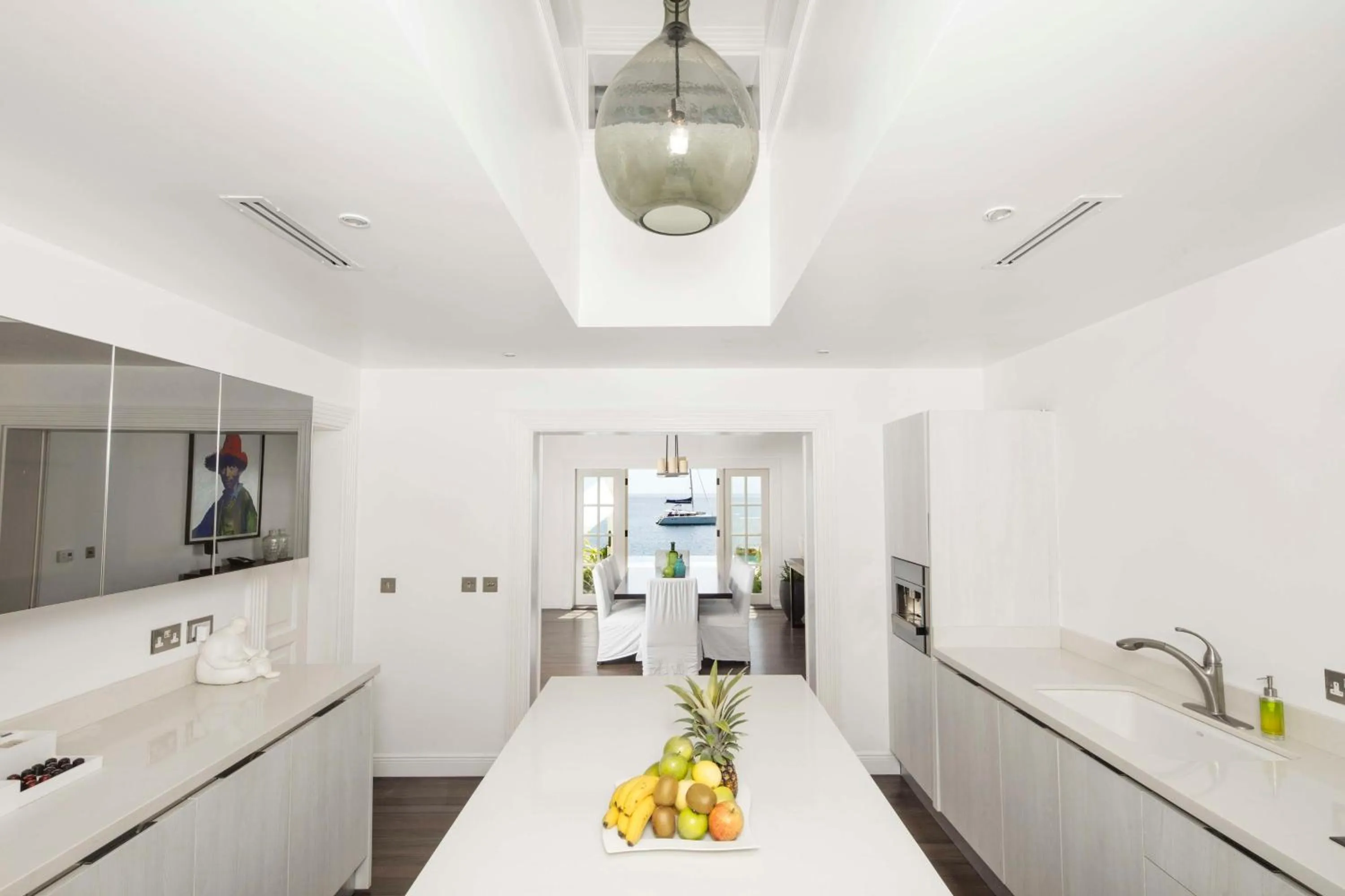 Communal kitchen in Sugar Beach, A Viceroy Resort