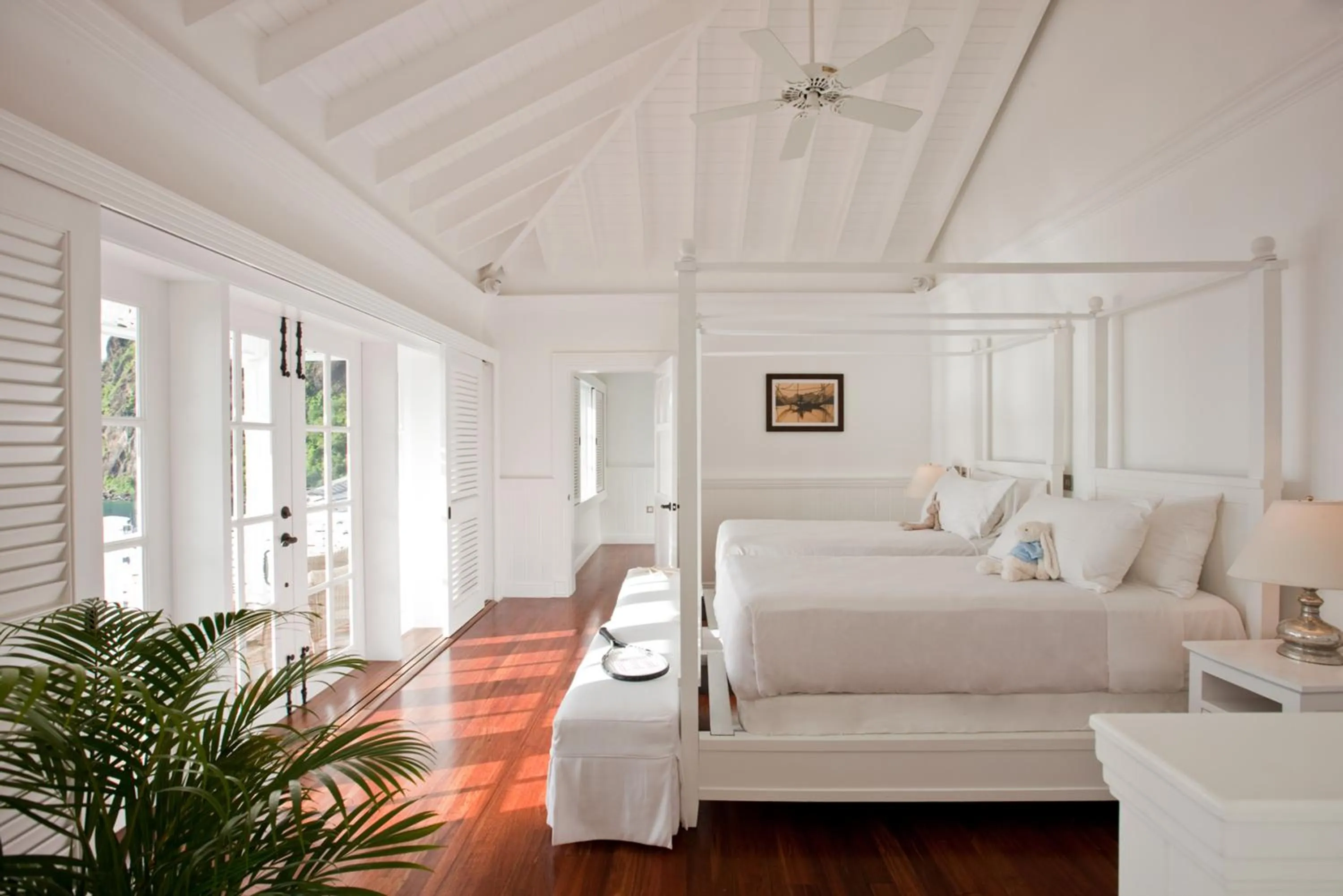 Bedroom, Bed in Sugar Beach, A Viceroy Resort