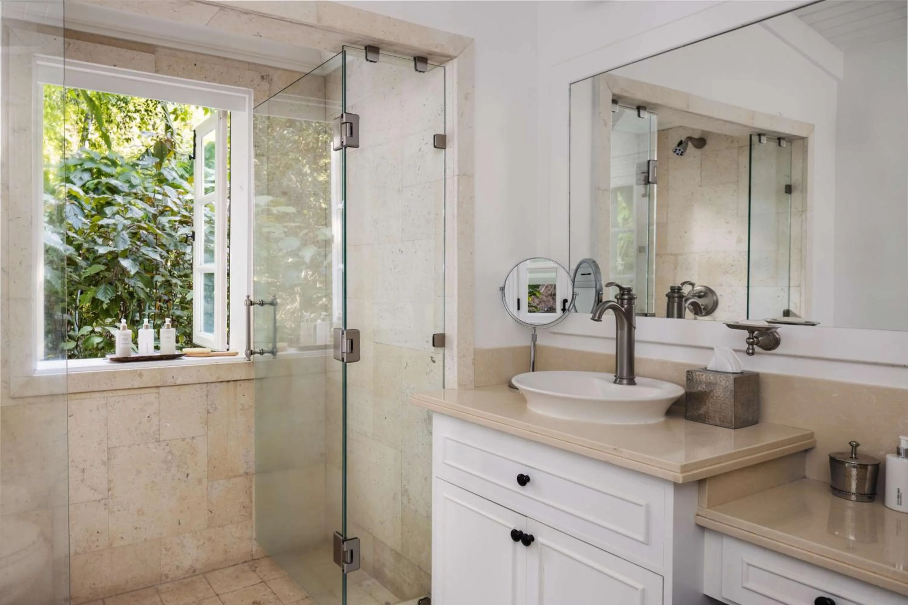 Bathroom in Sugar Beach, A Viceroy Resort