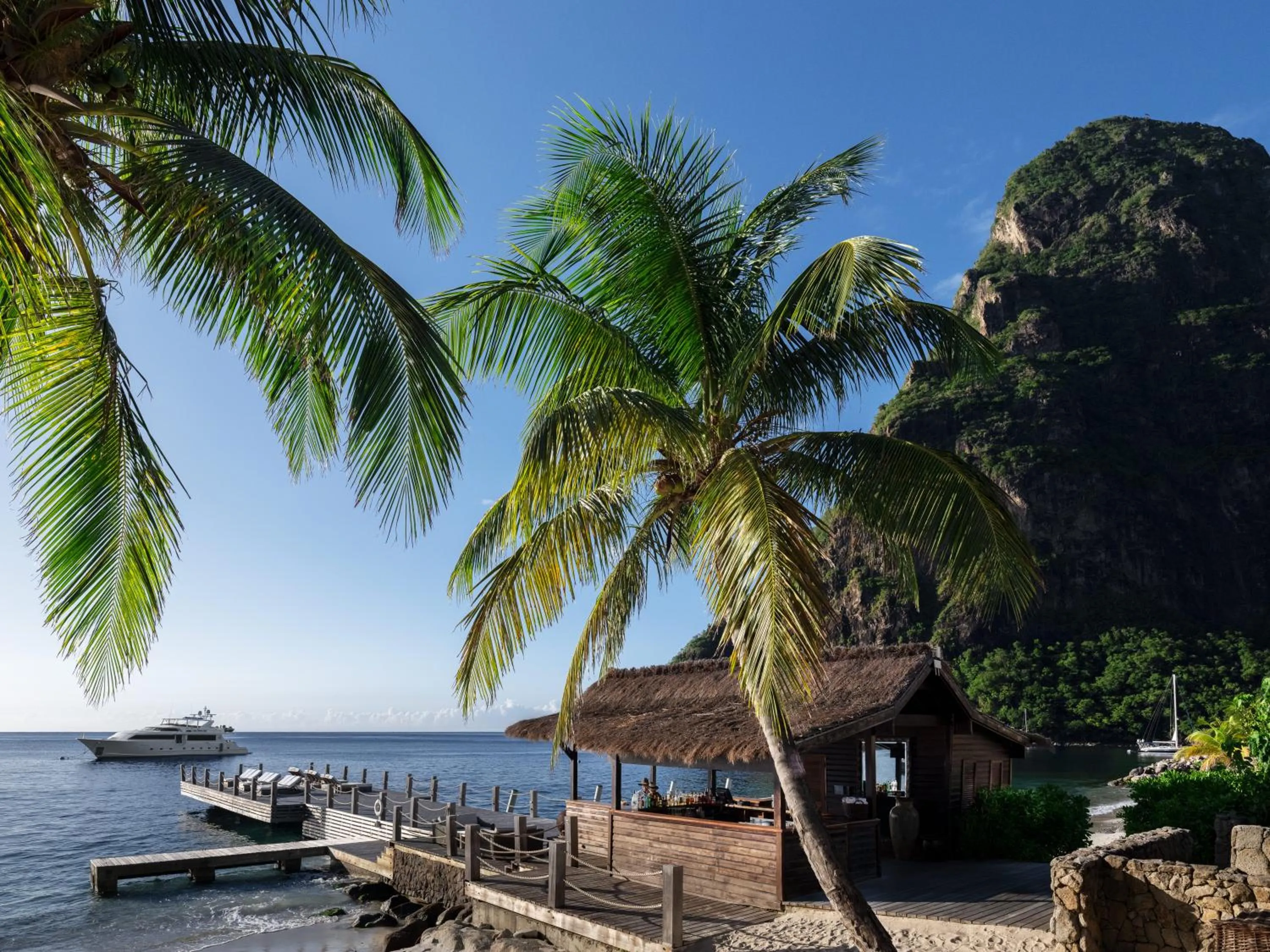 Lounge or bar in Sugar Beach, A Viceroy Resort