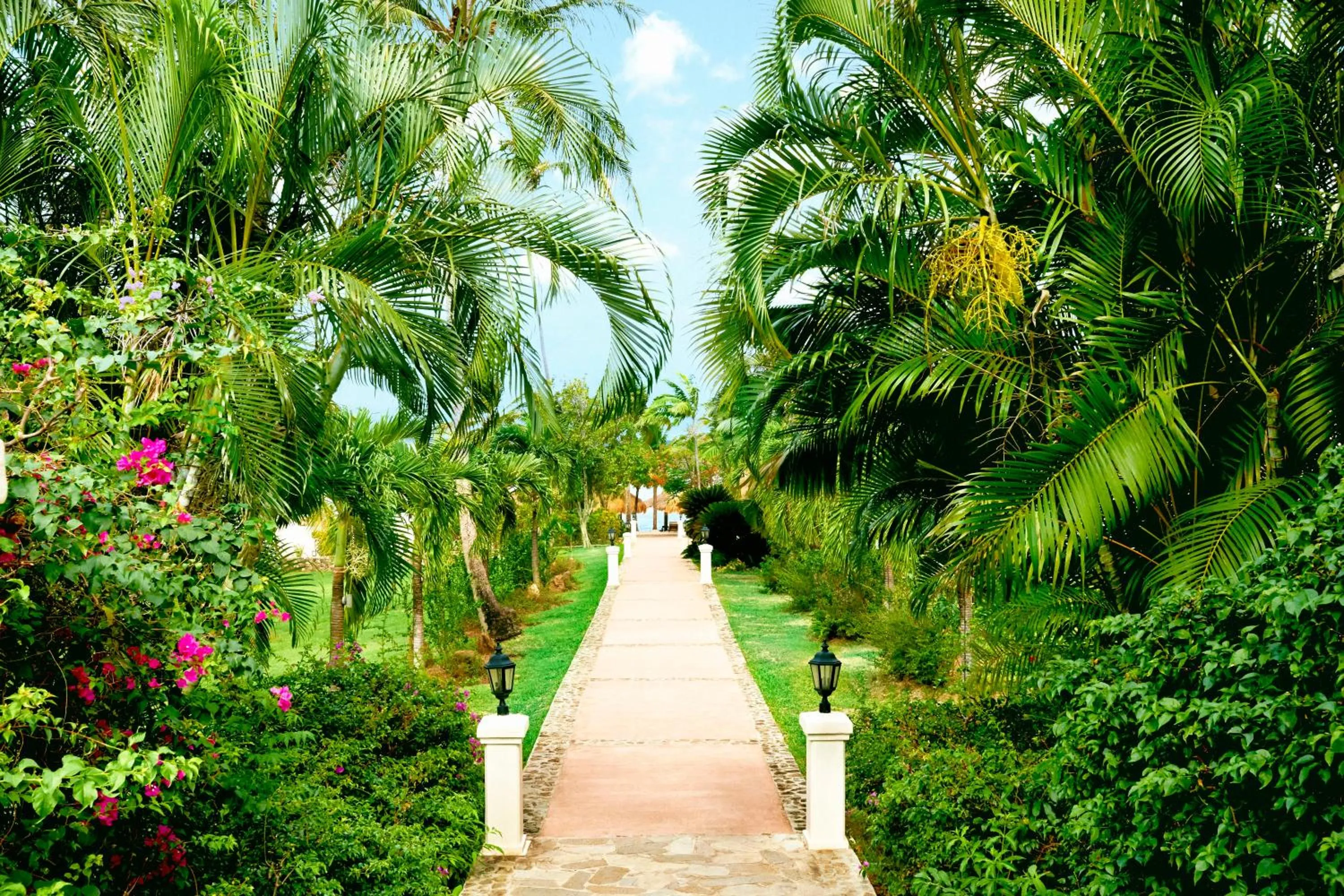 Facade/entrance in Sugar Beach, A Viceroy Resort