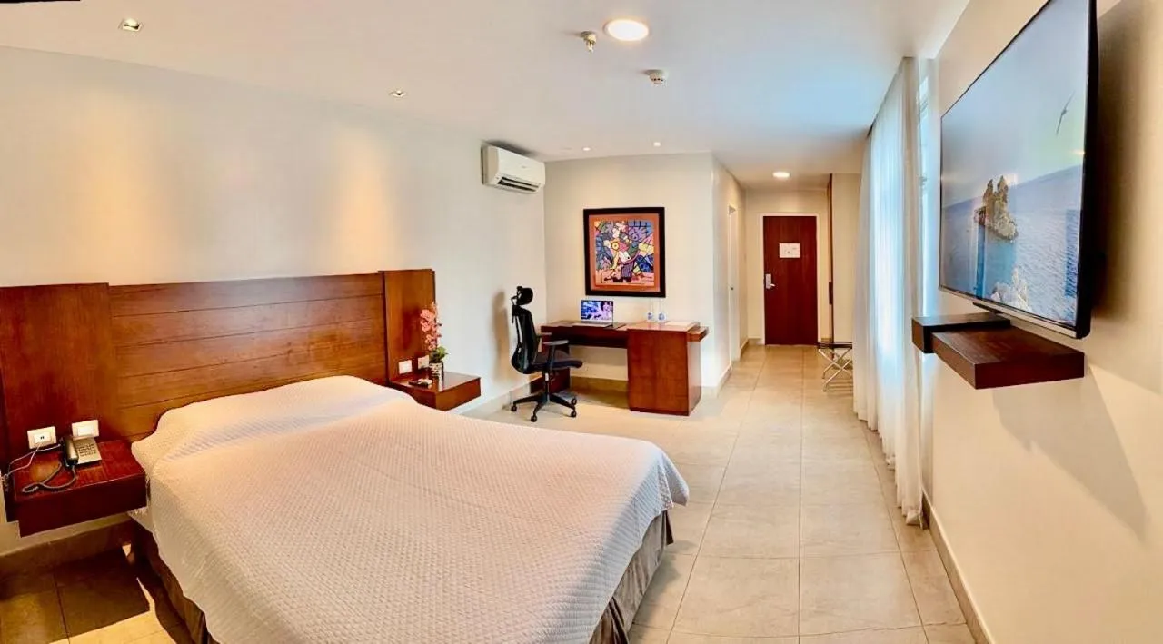 Restaurant/places to eat, Bed in Hotel Marcelius