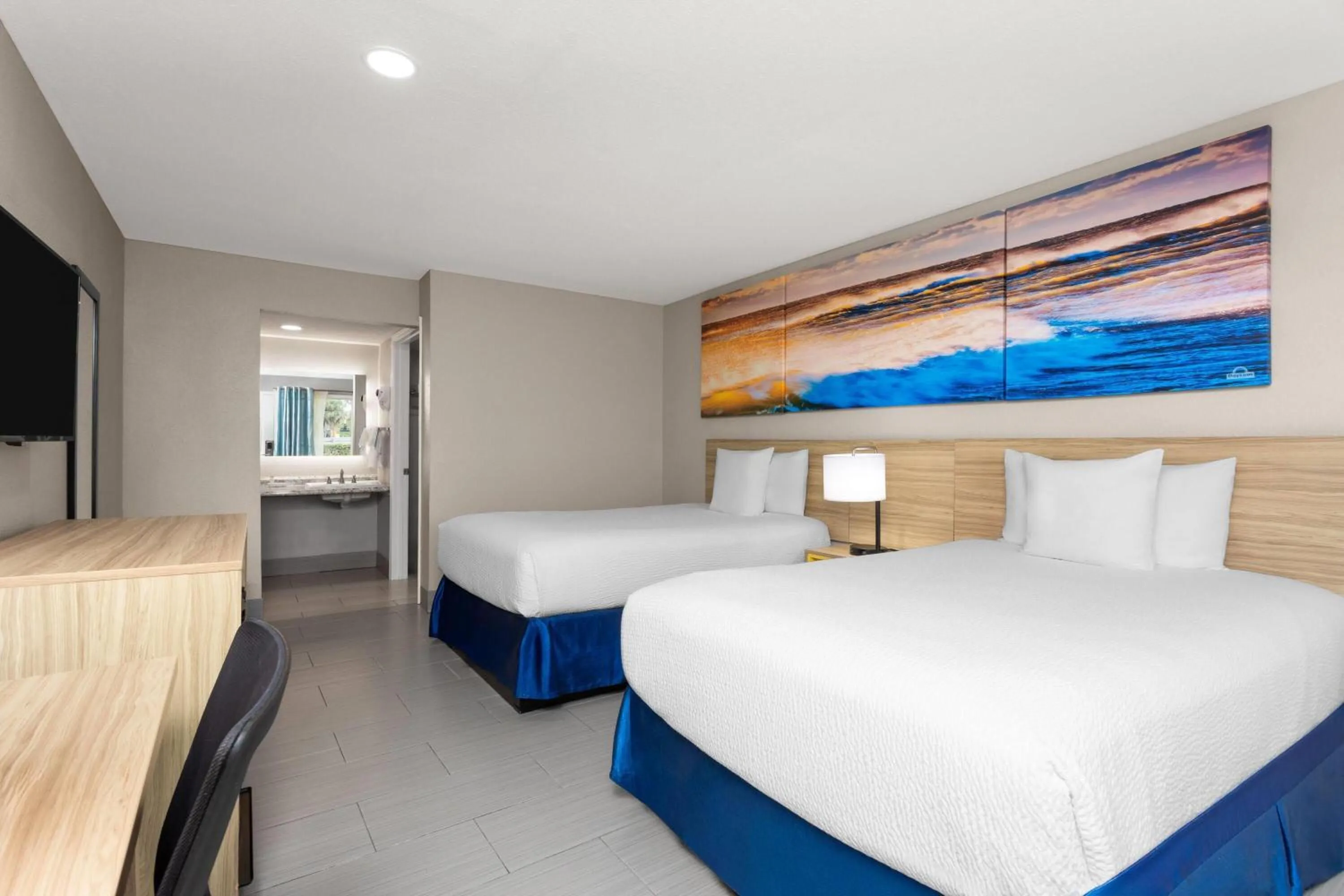 Photo of the whole room, Bed in Days Inn by Wyndham Fort Myers Springs Resort