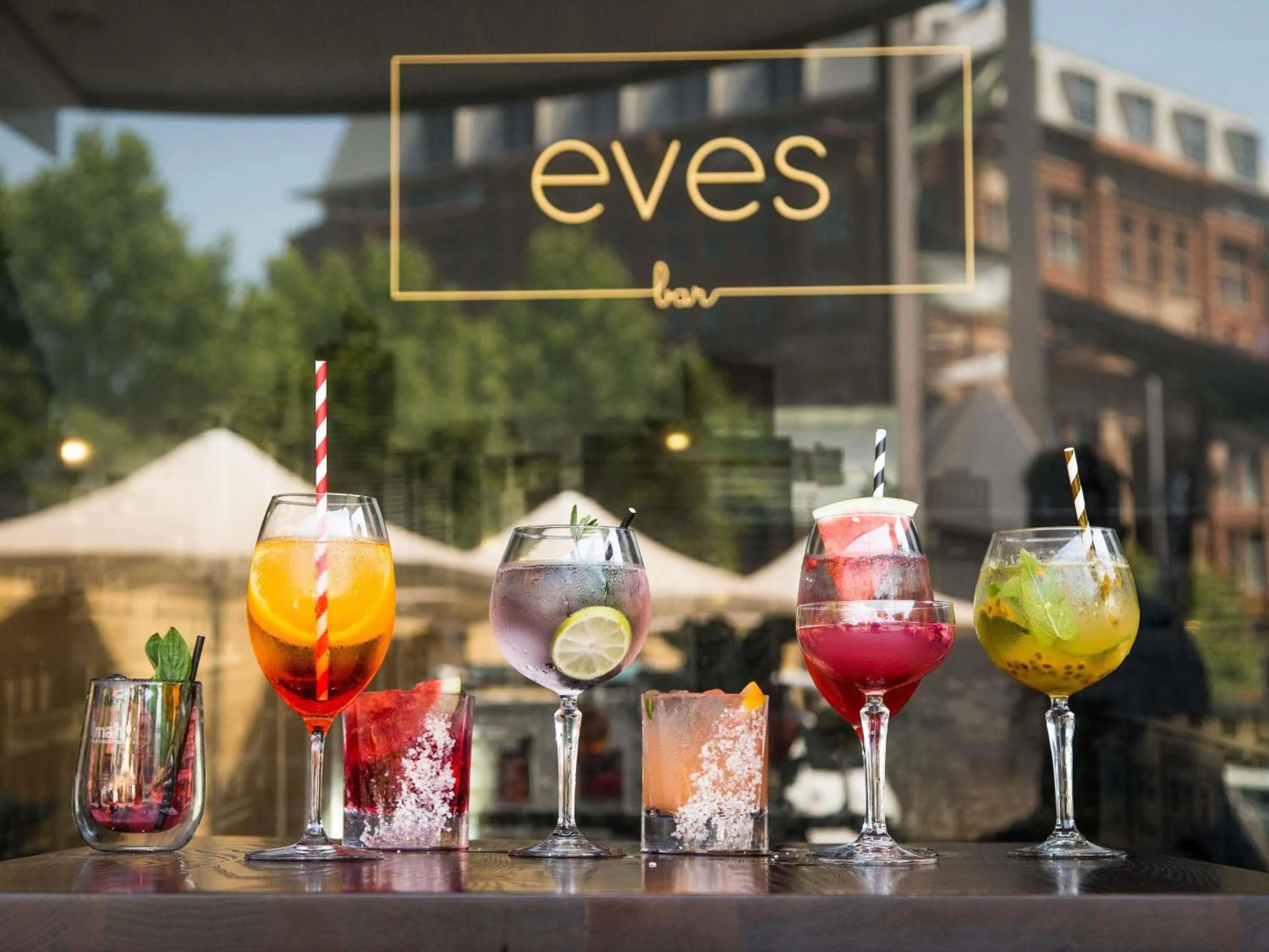 Lounge or bar in Mercure Sydney