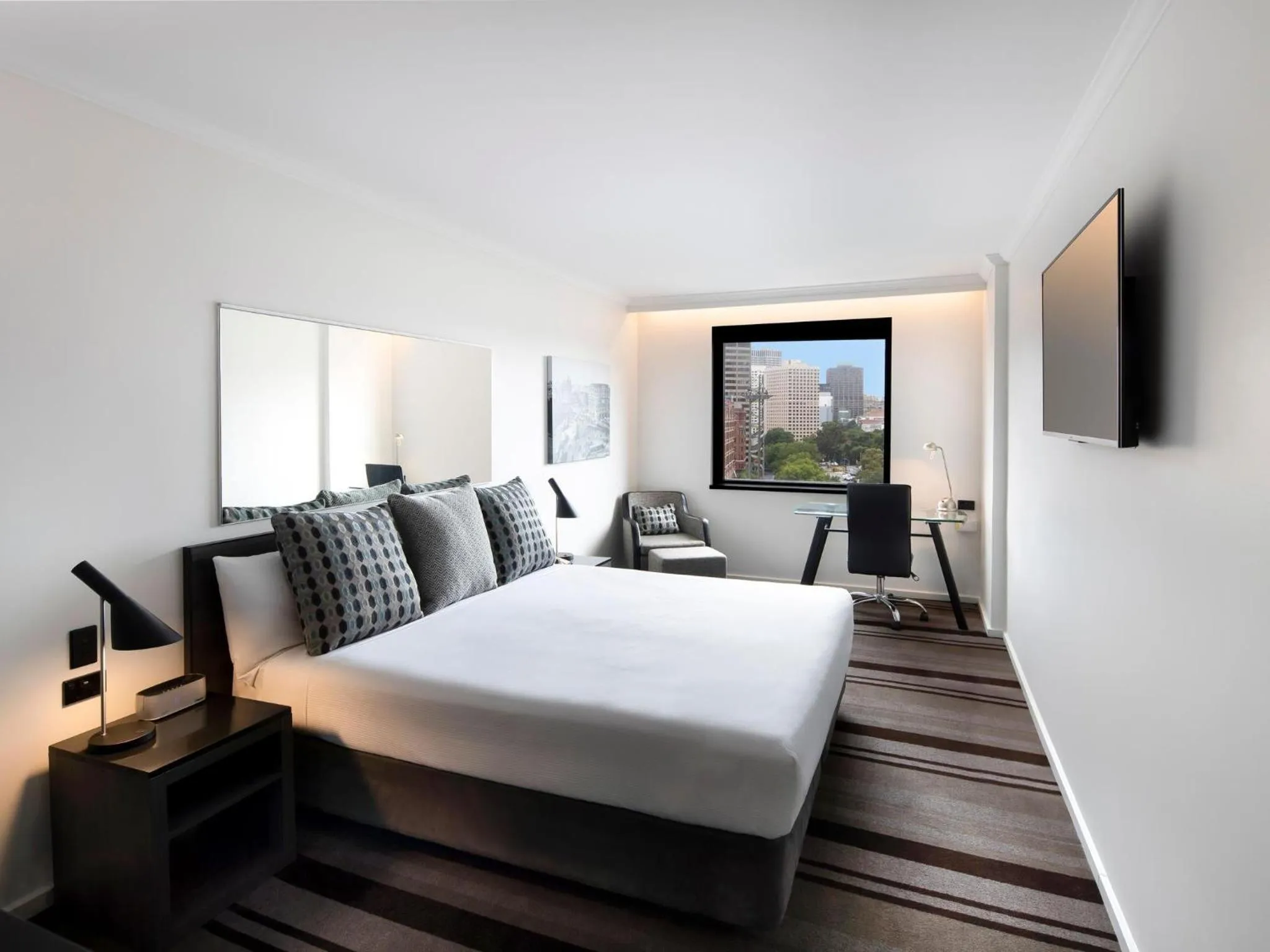 Bedroom, Bed in Mercure Sydney