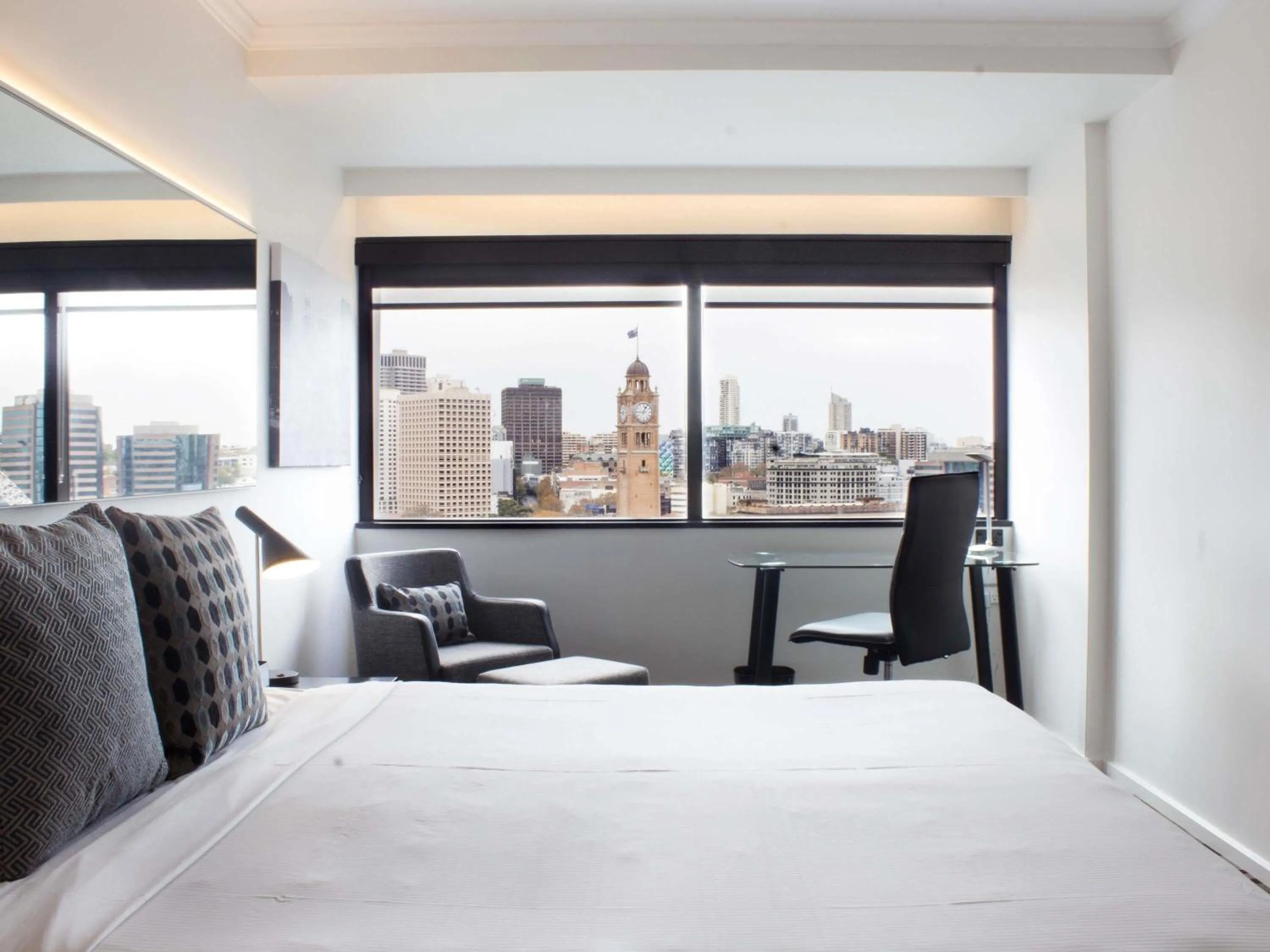 Bedroom, Bed in Mercure Sydney