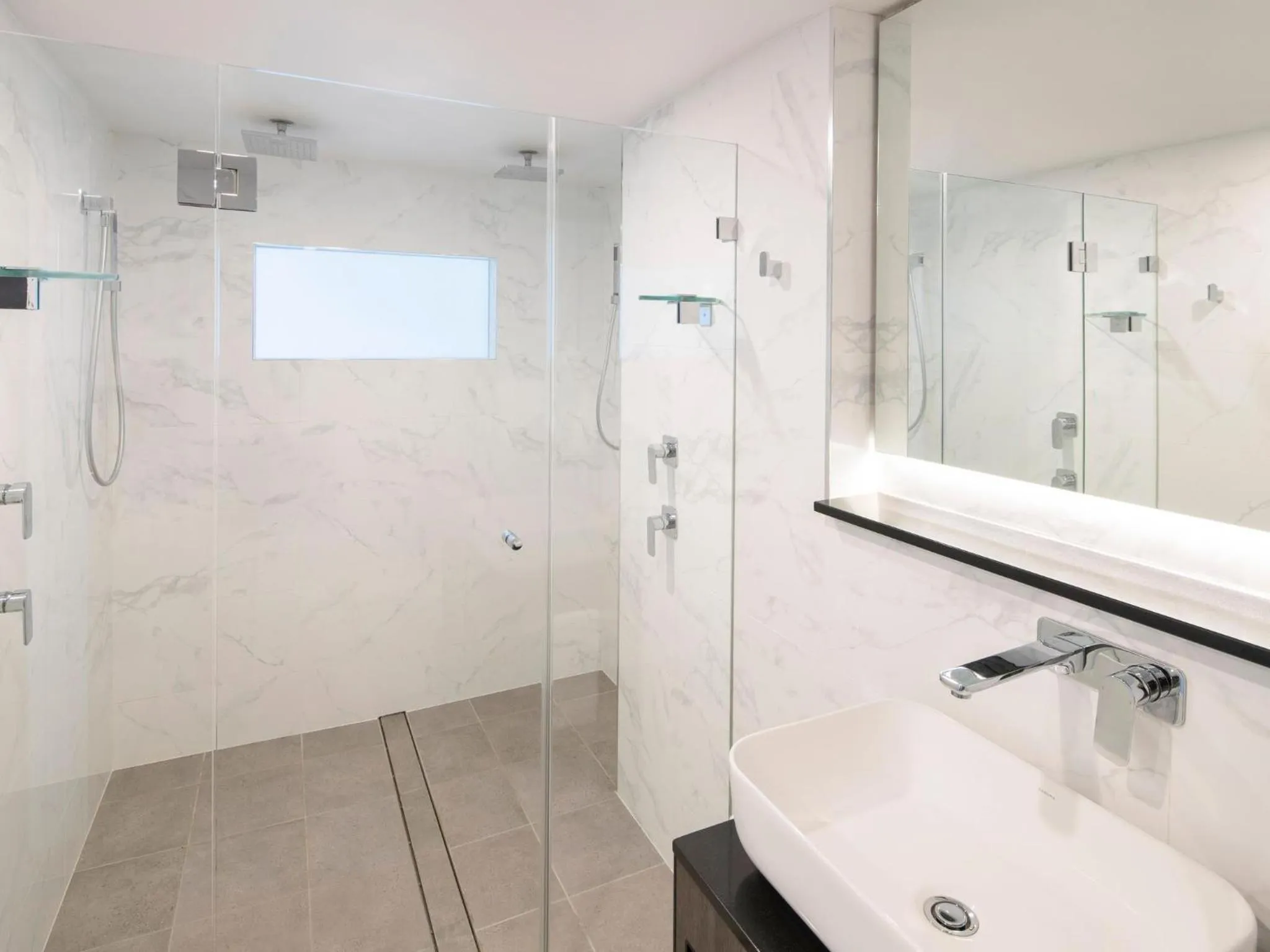 Bedroom in Mercure Sydney