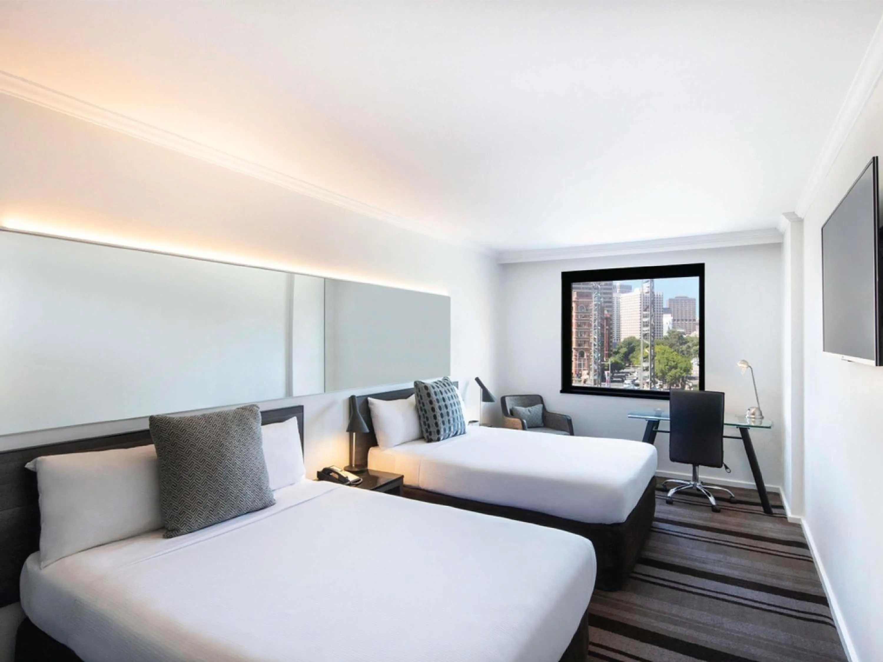 Bedroom, Bed in Mercure Sydney