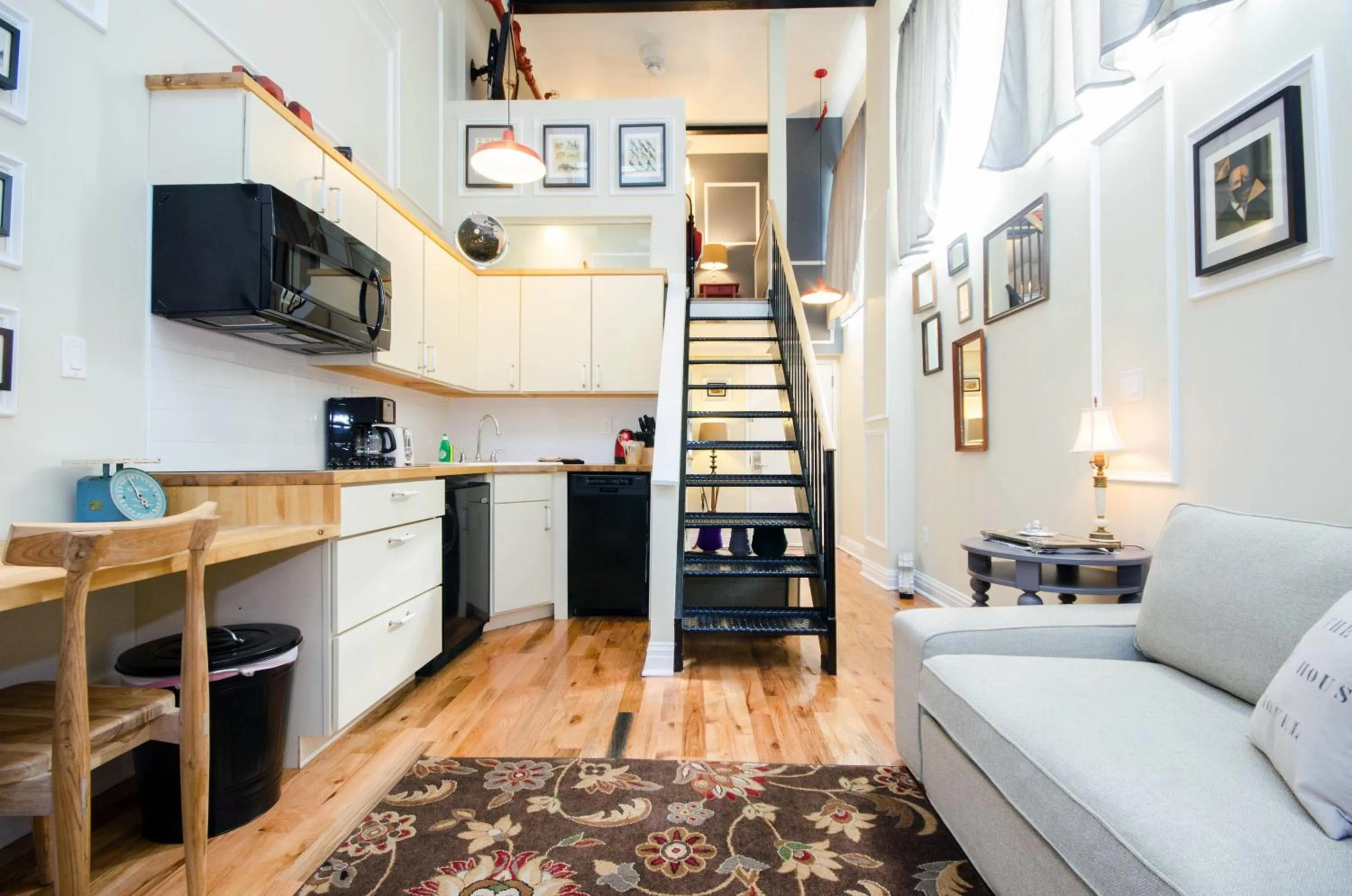 Kitchen or kitchenette in The Box House Hotel