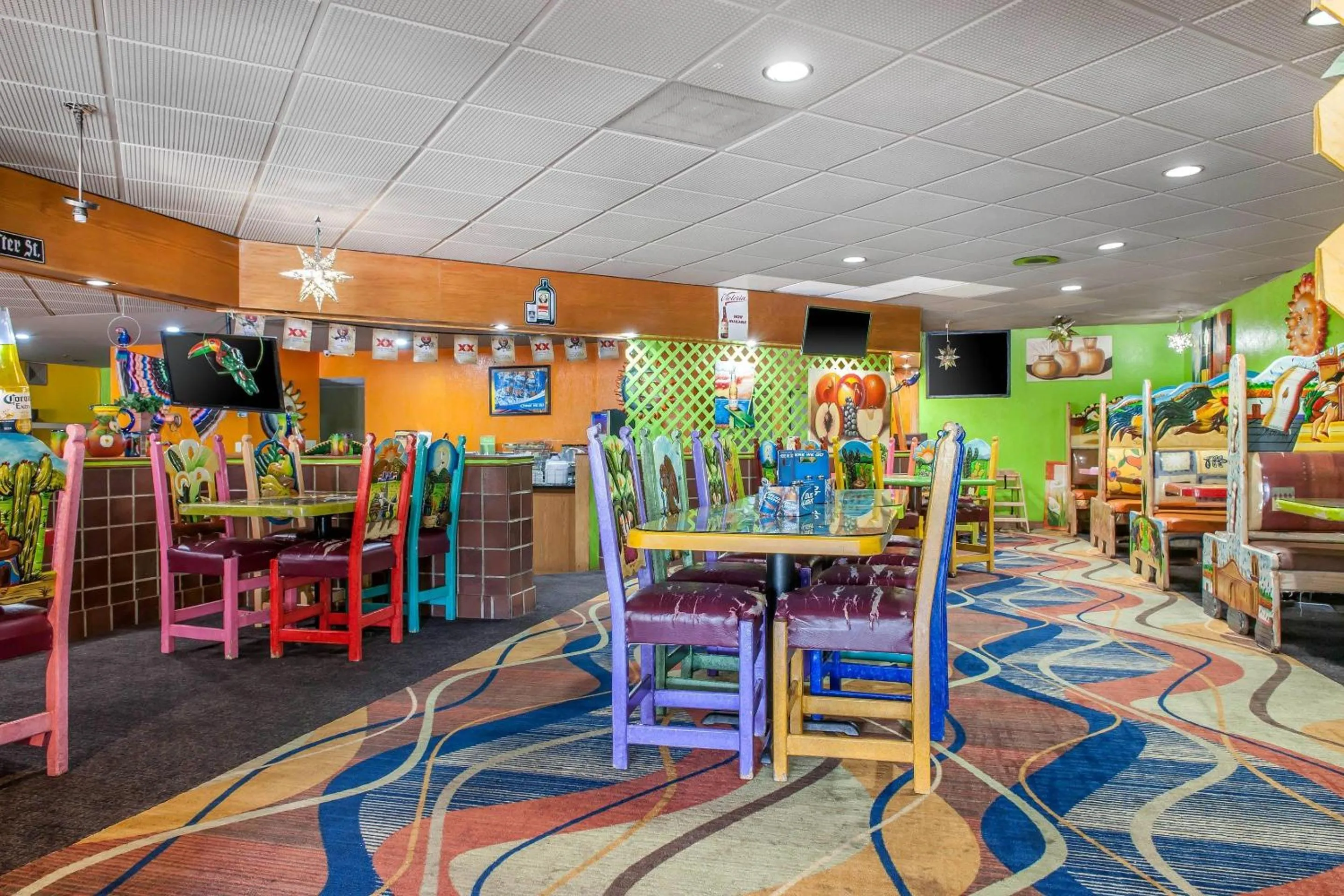 Restaurant/places to eat in Quality Inn Conference Center Logansport