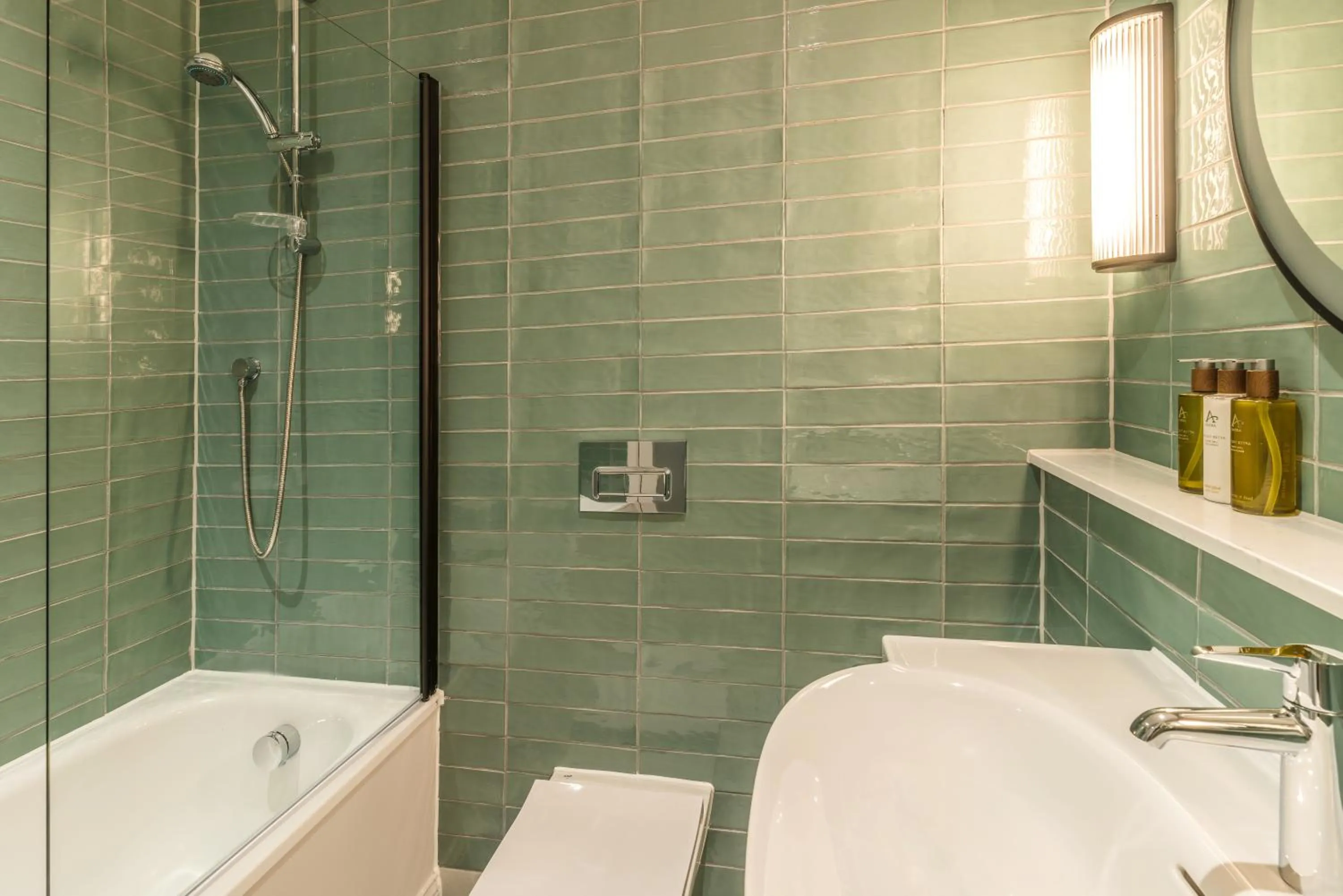 Shower in Dunkeld House Hotel