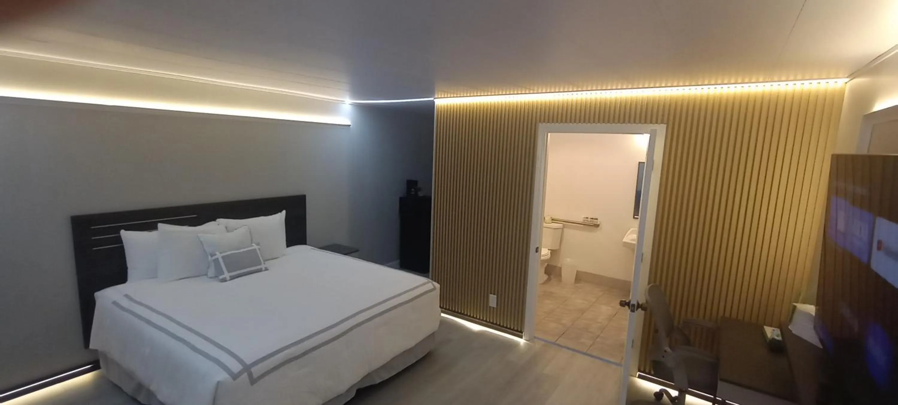 Bedroom, Bed in Mountain View Motel