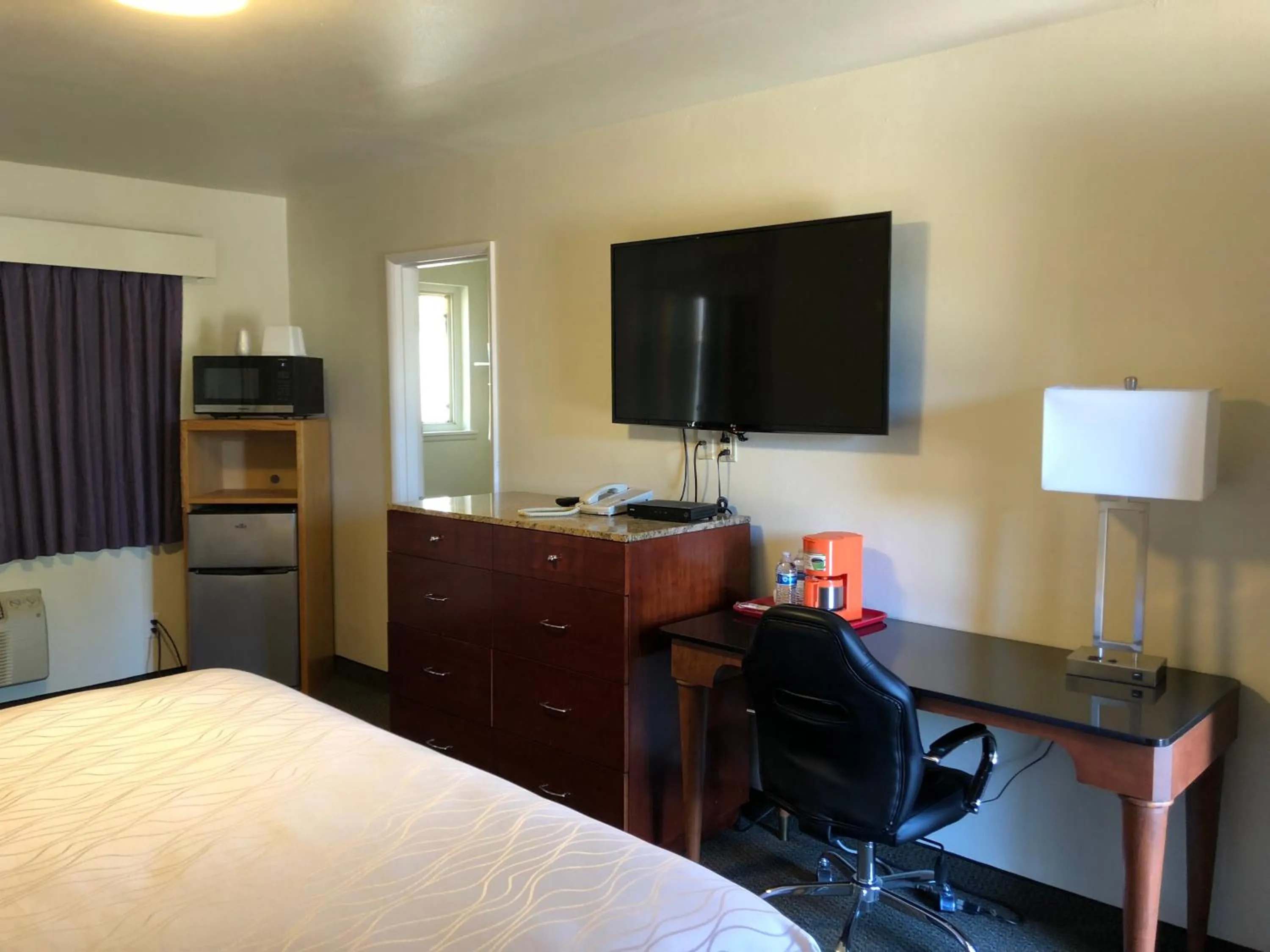 Standard King Room in Monticello Motel
