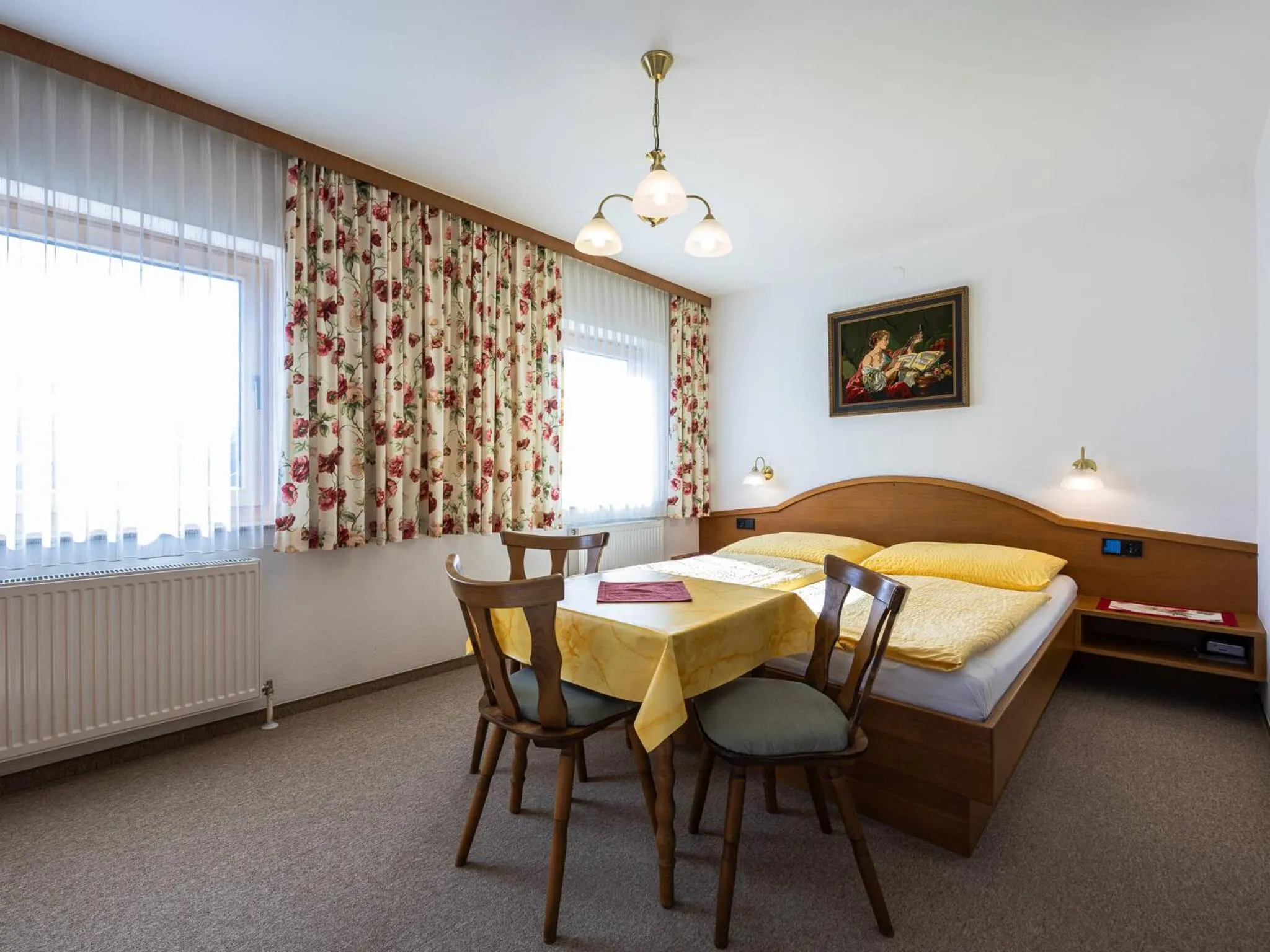 Photo of the whole room, Bed in Gästehaus Bleiweis-Zehentner