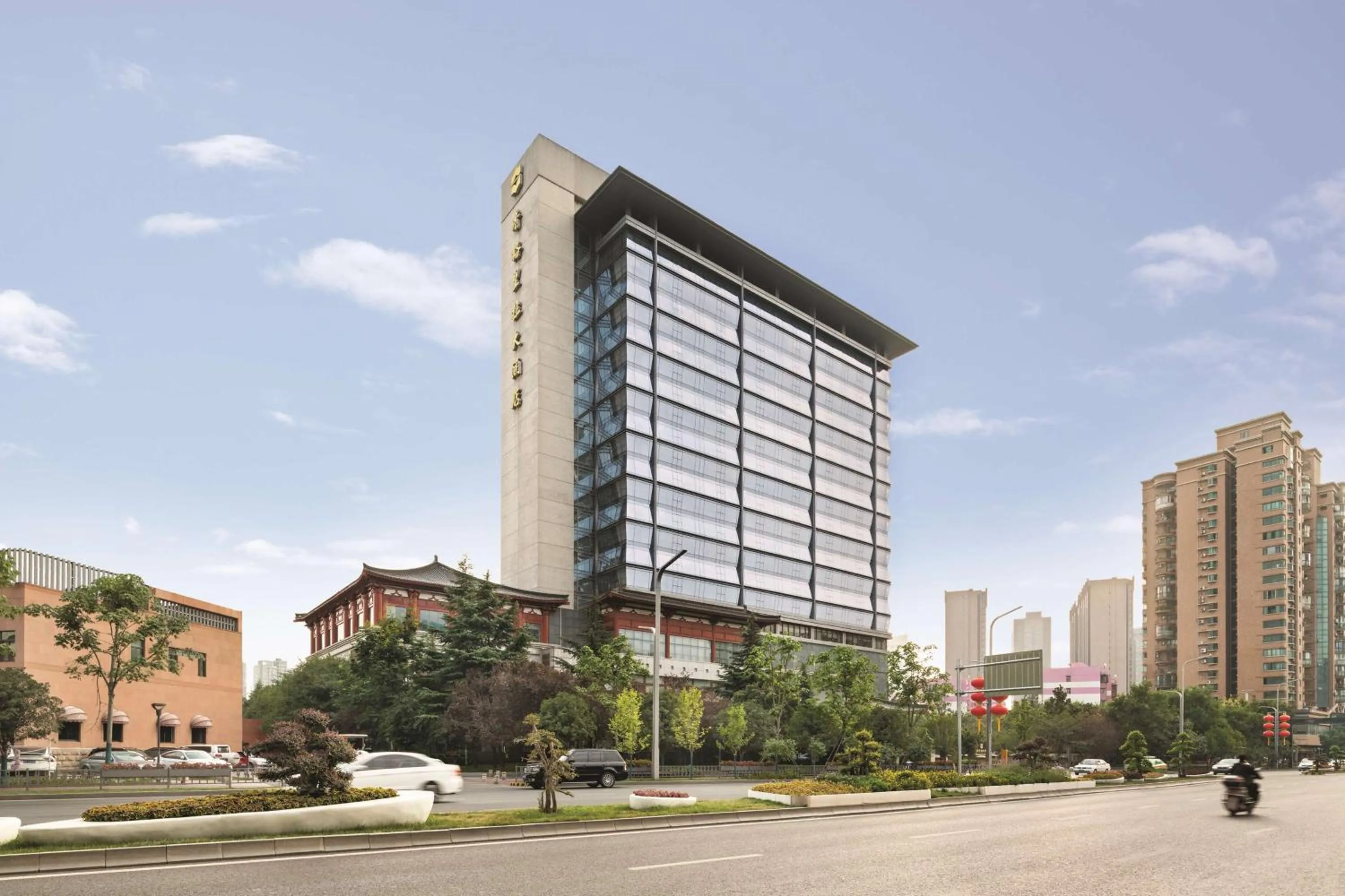 Property building in Shangri-La Xian