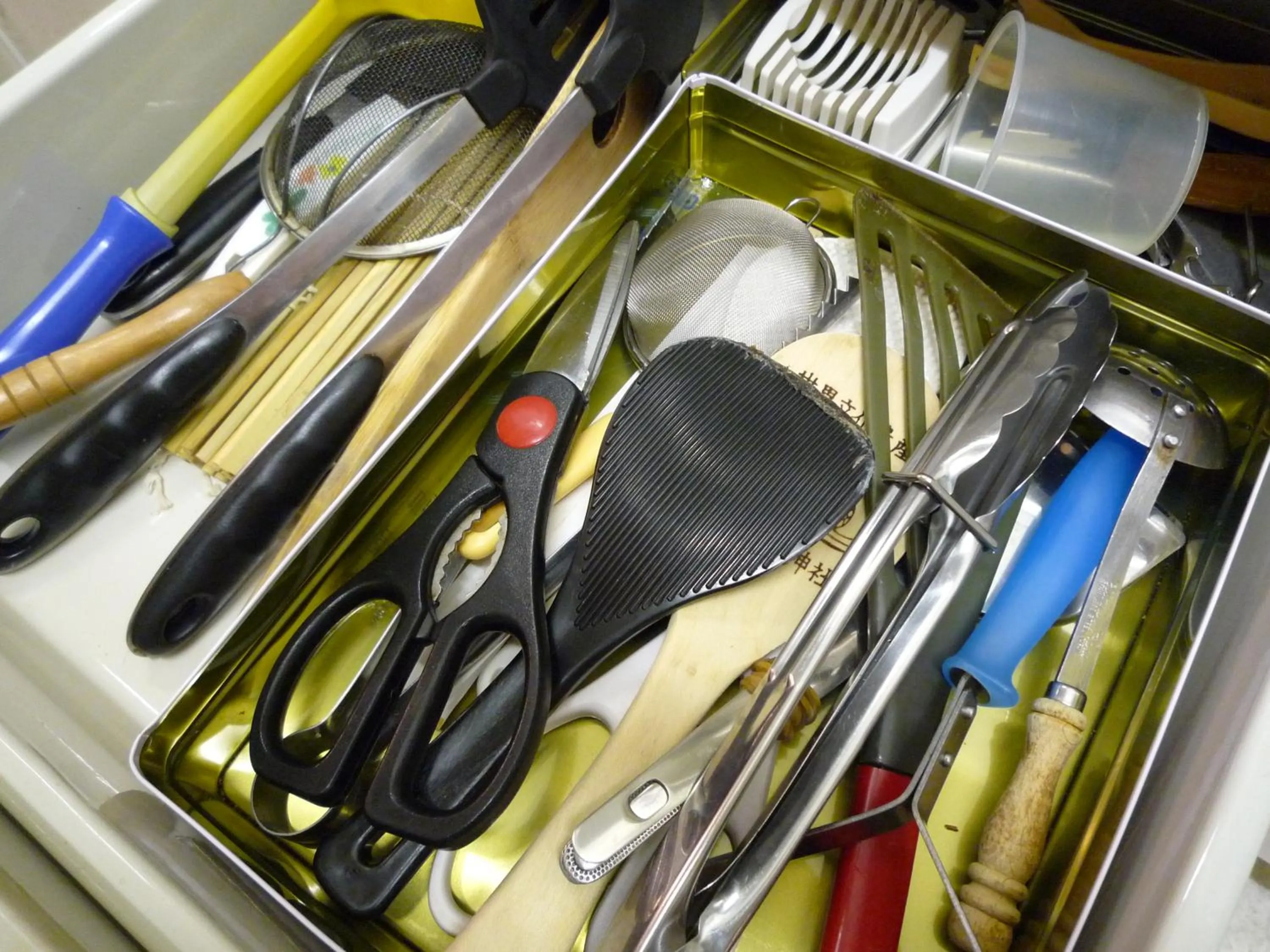 Kitchen or kitchenette in J-Hoppers Hiroshima Guesthouse