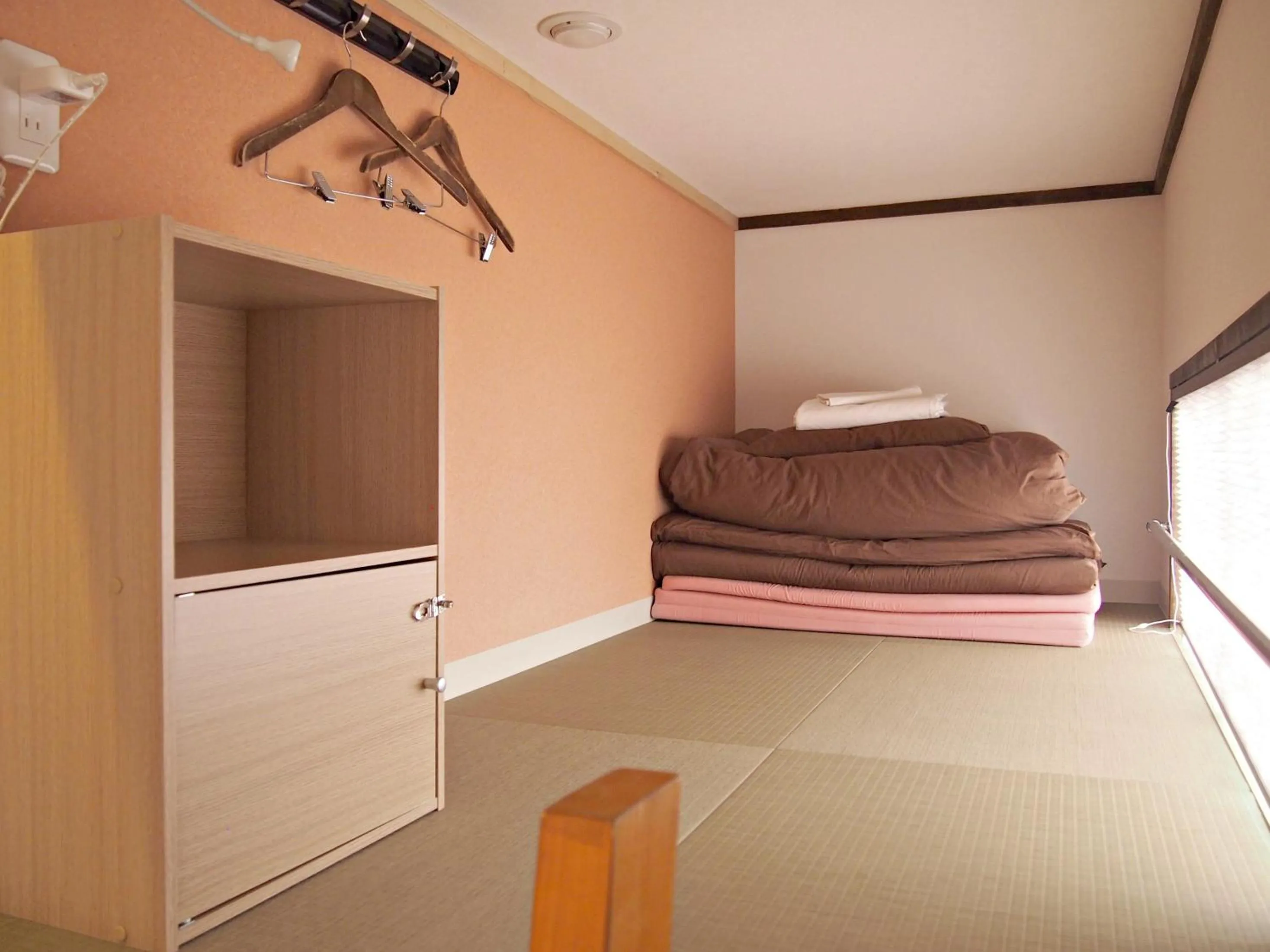 Bedroom, Bed in J-Hoppers Hiroshima Guesthouse