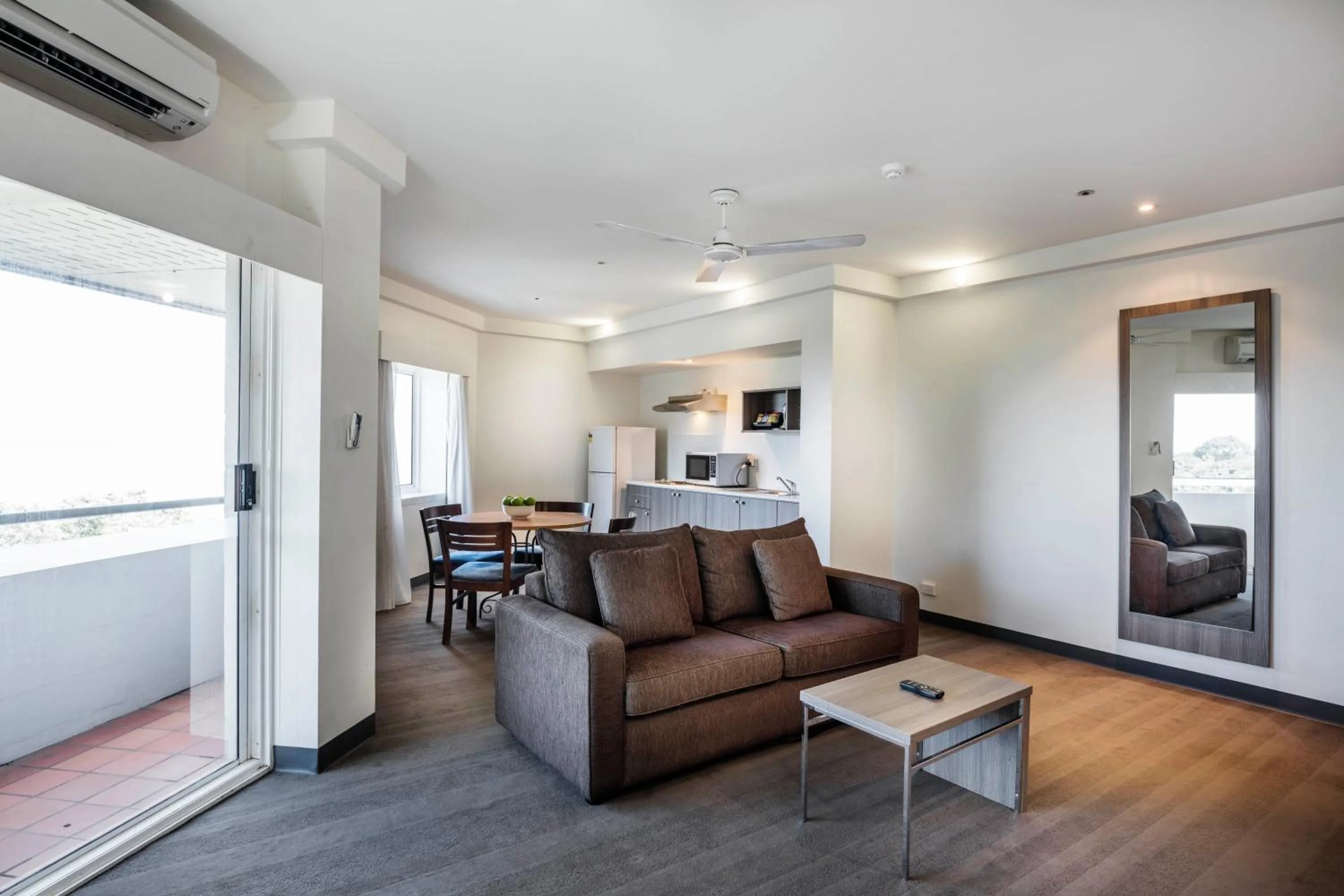 Kitchen or kitchenette in Novotel Darwin CBD