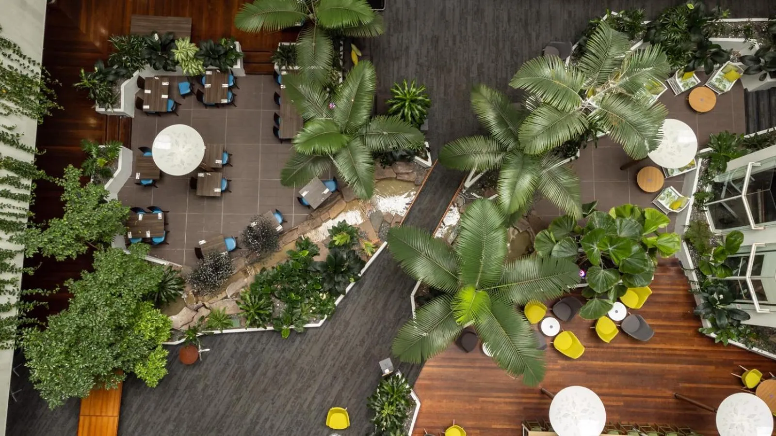 Restaurant/places to eat in Novotel Darwin CBD