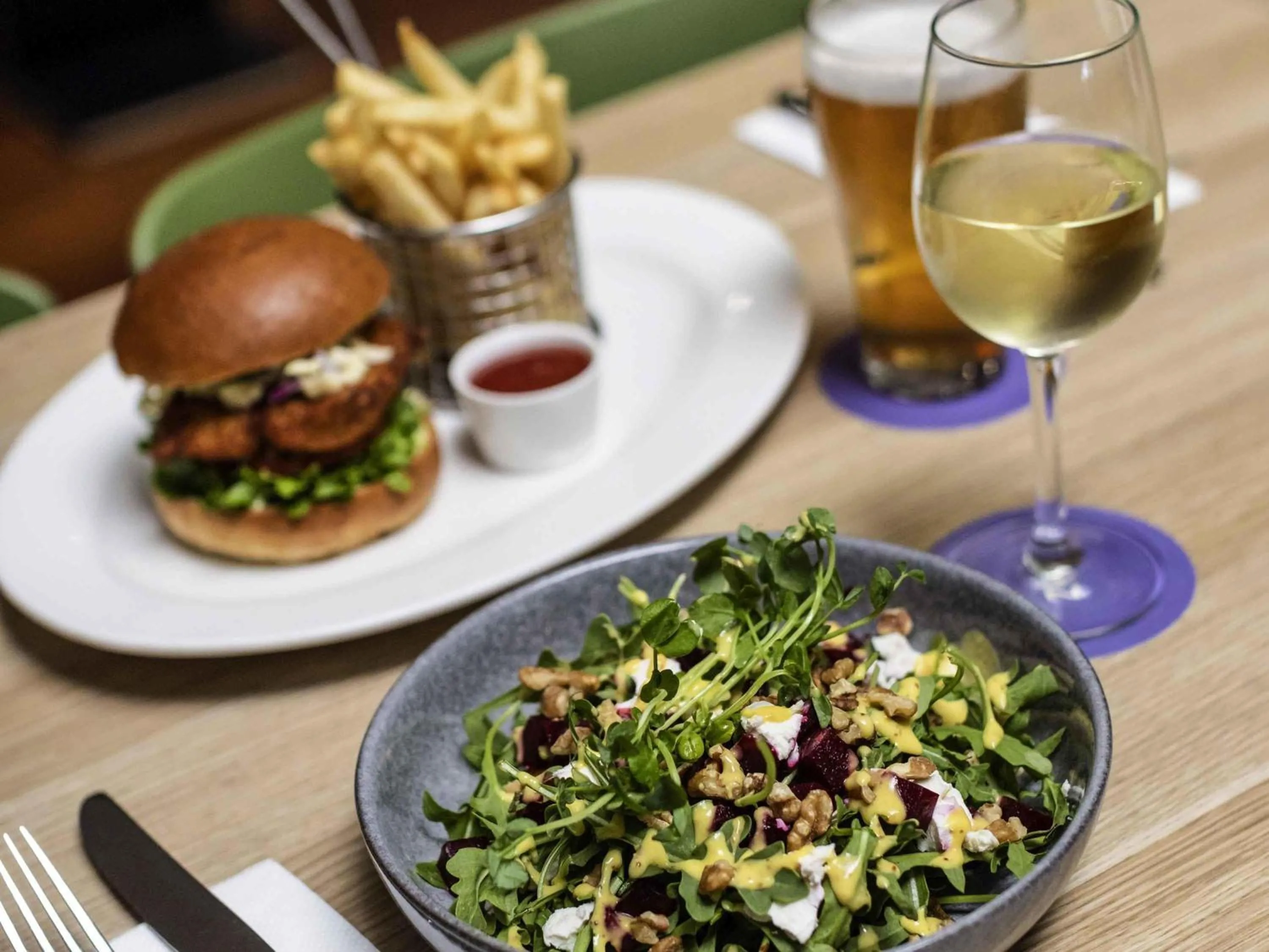 Restaurant/places to eat in Novotel Darwin CBD