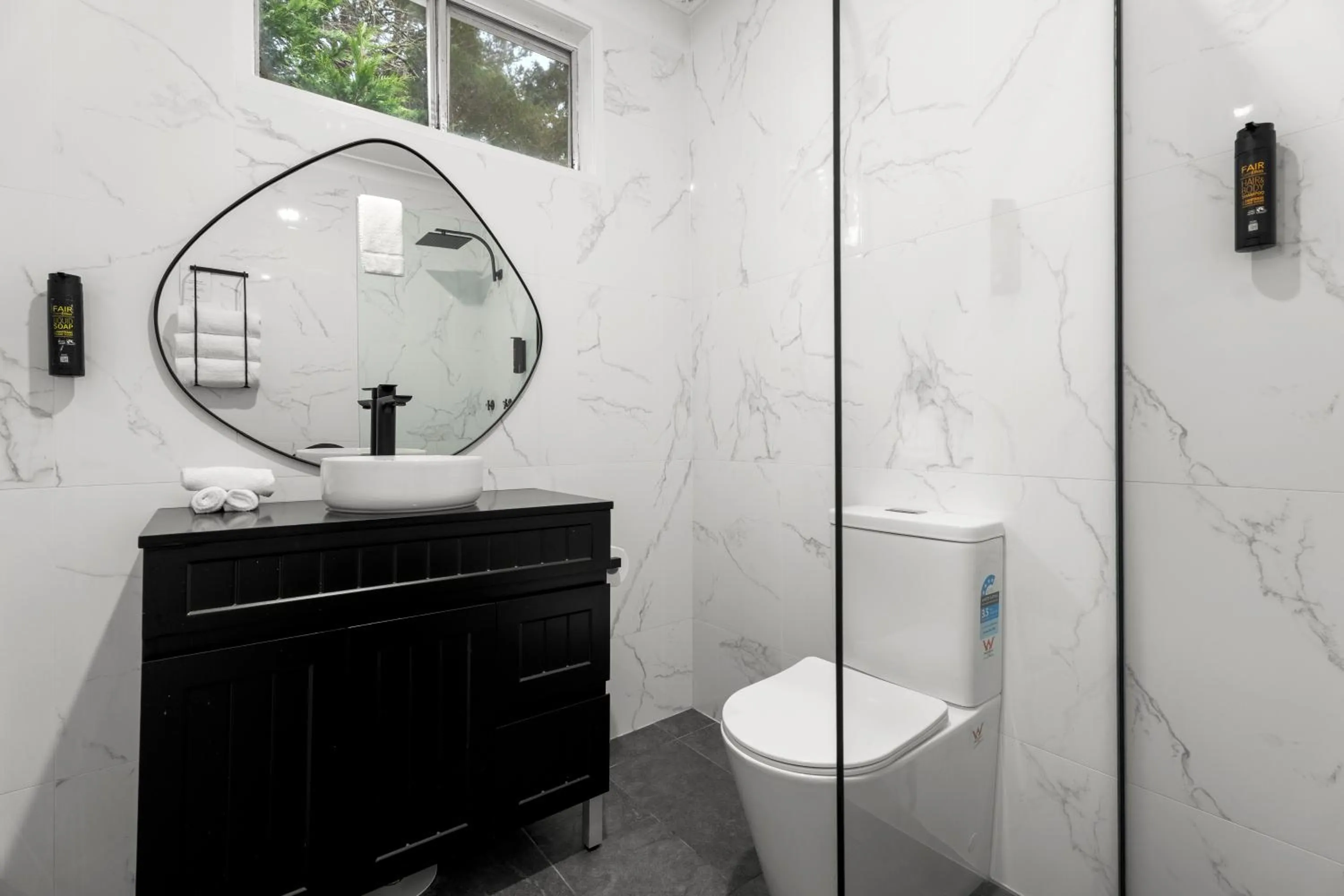 Bathroom in Motel Echo Point