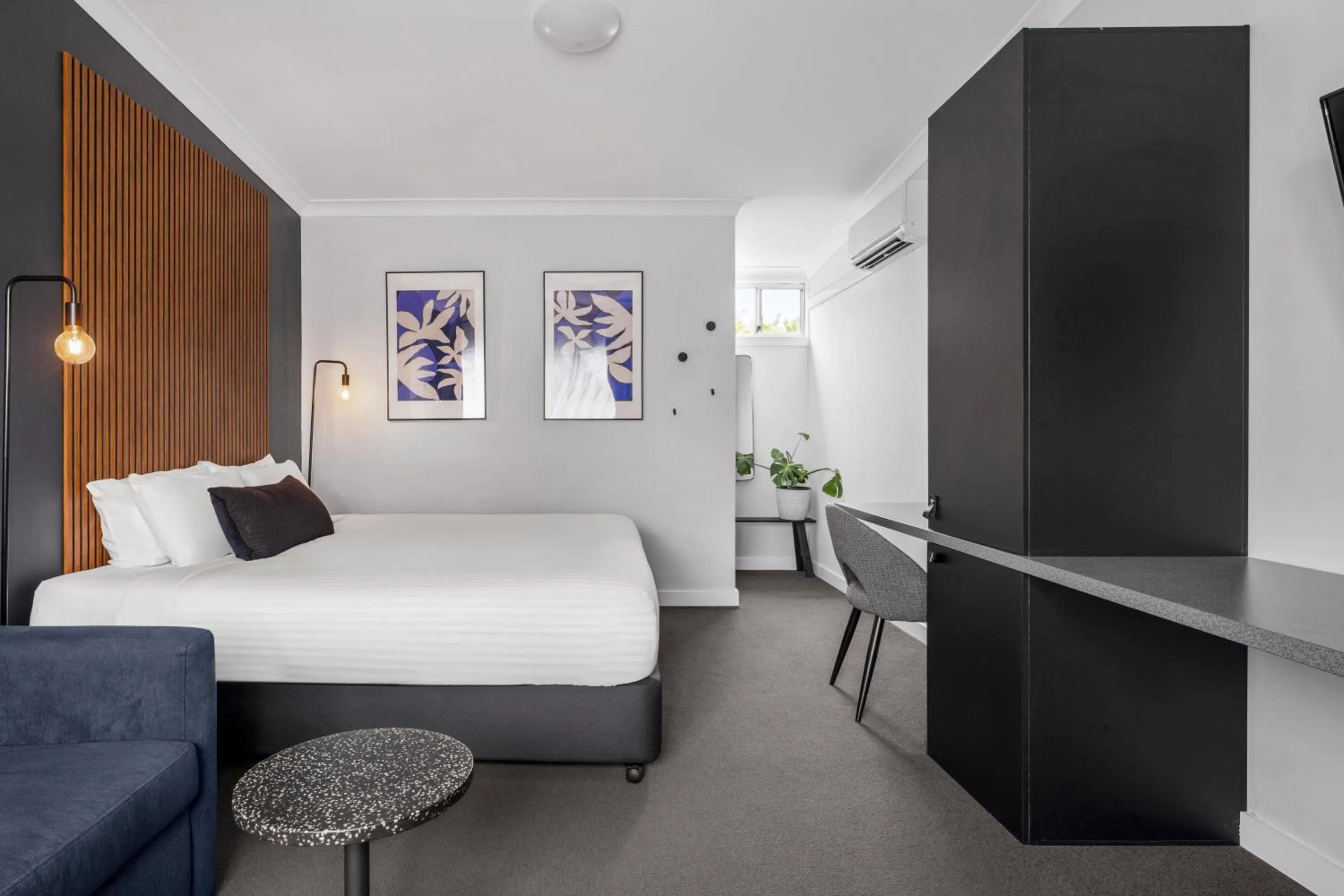 Bed in Motel Echo Point